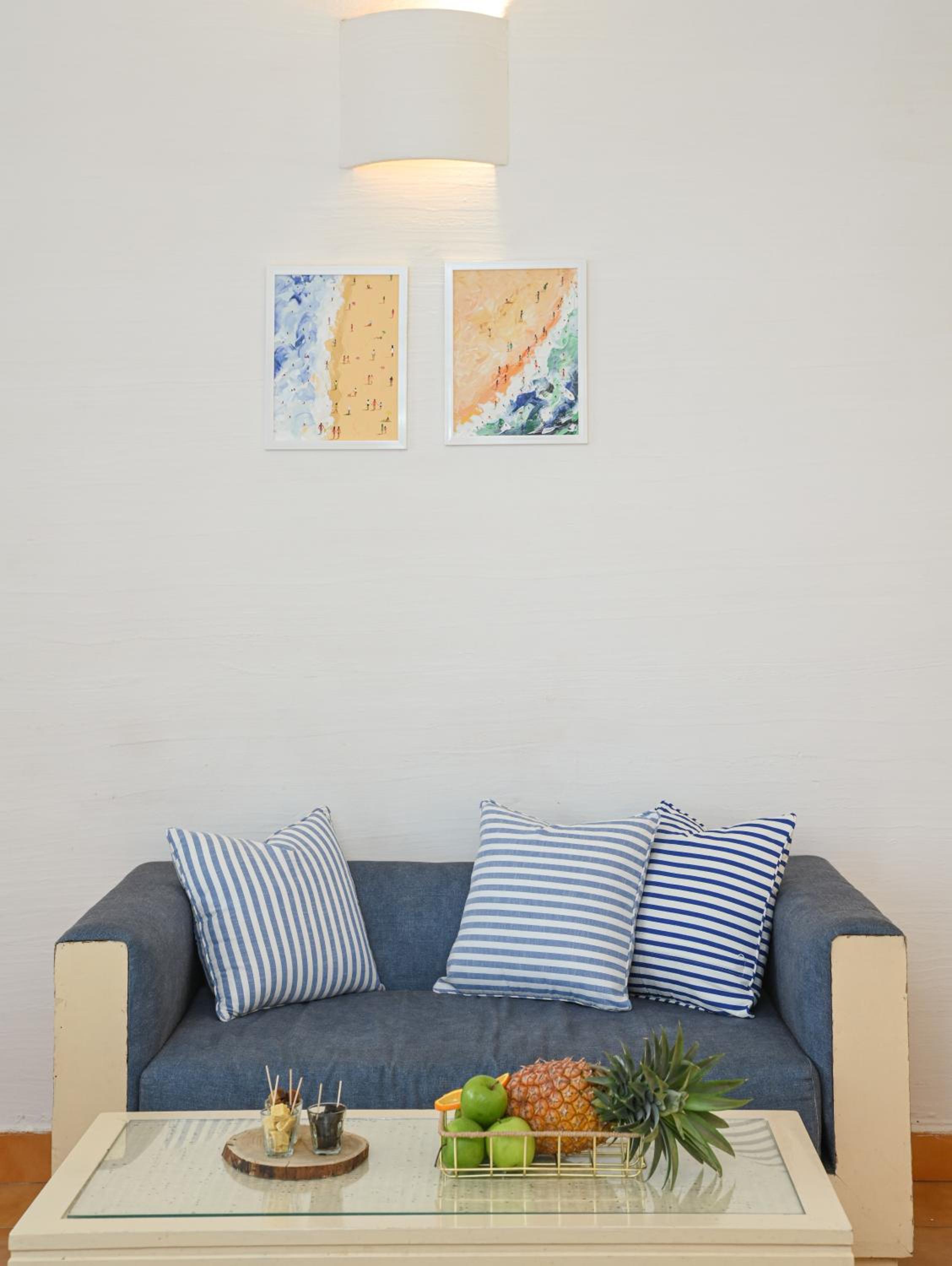 Family Room - Photo 6