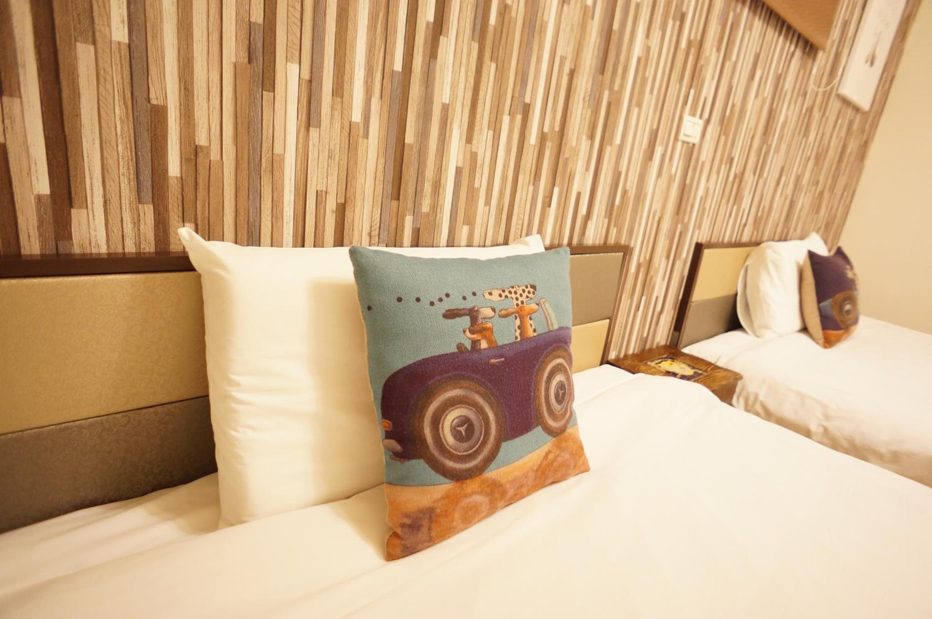 Standard Double Room with Two Double Beds photo 2
