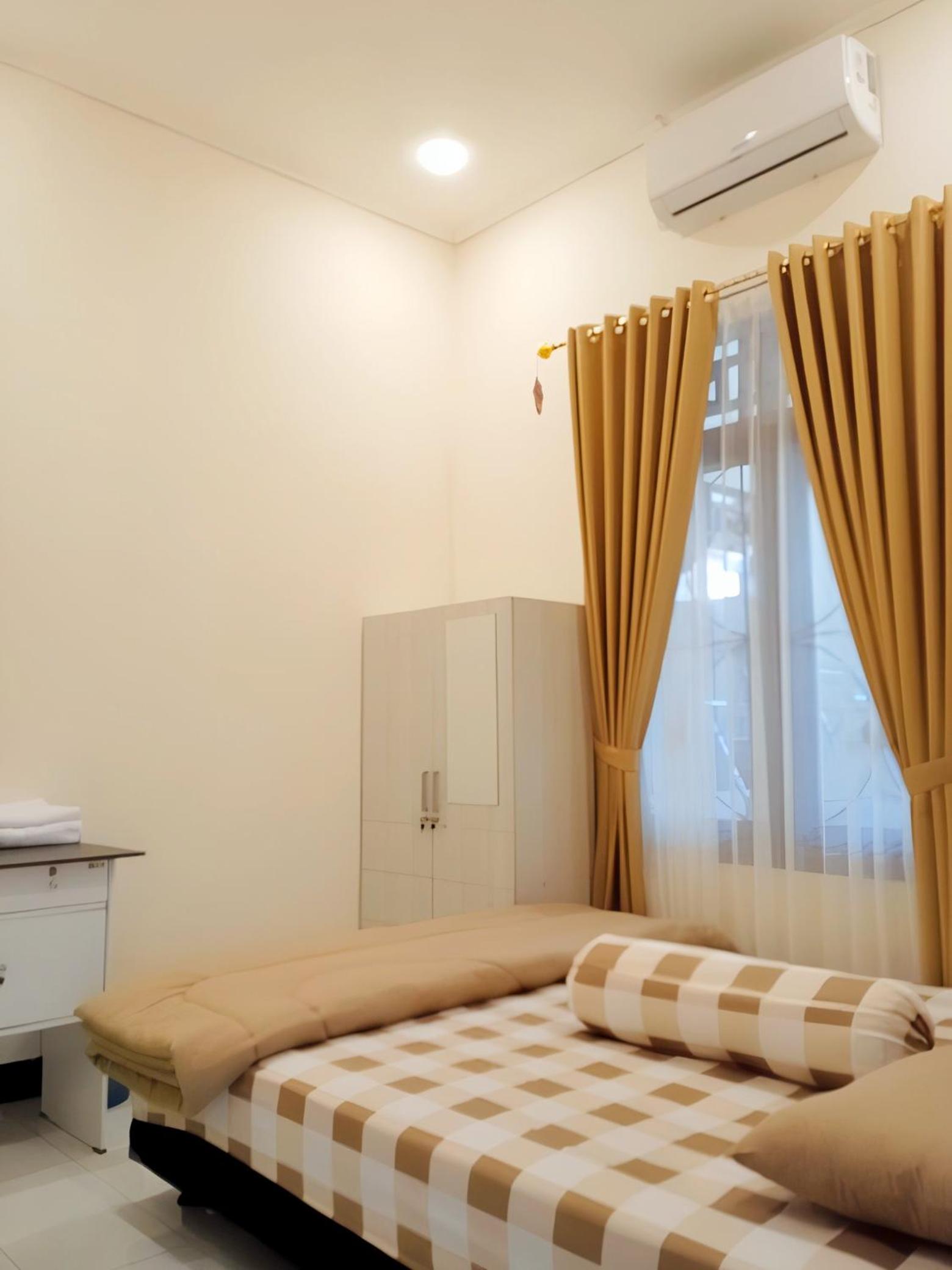 Deluxe King Room photo 1