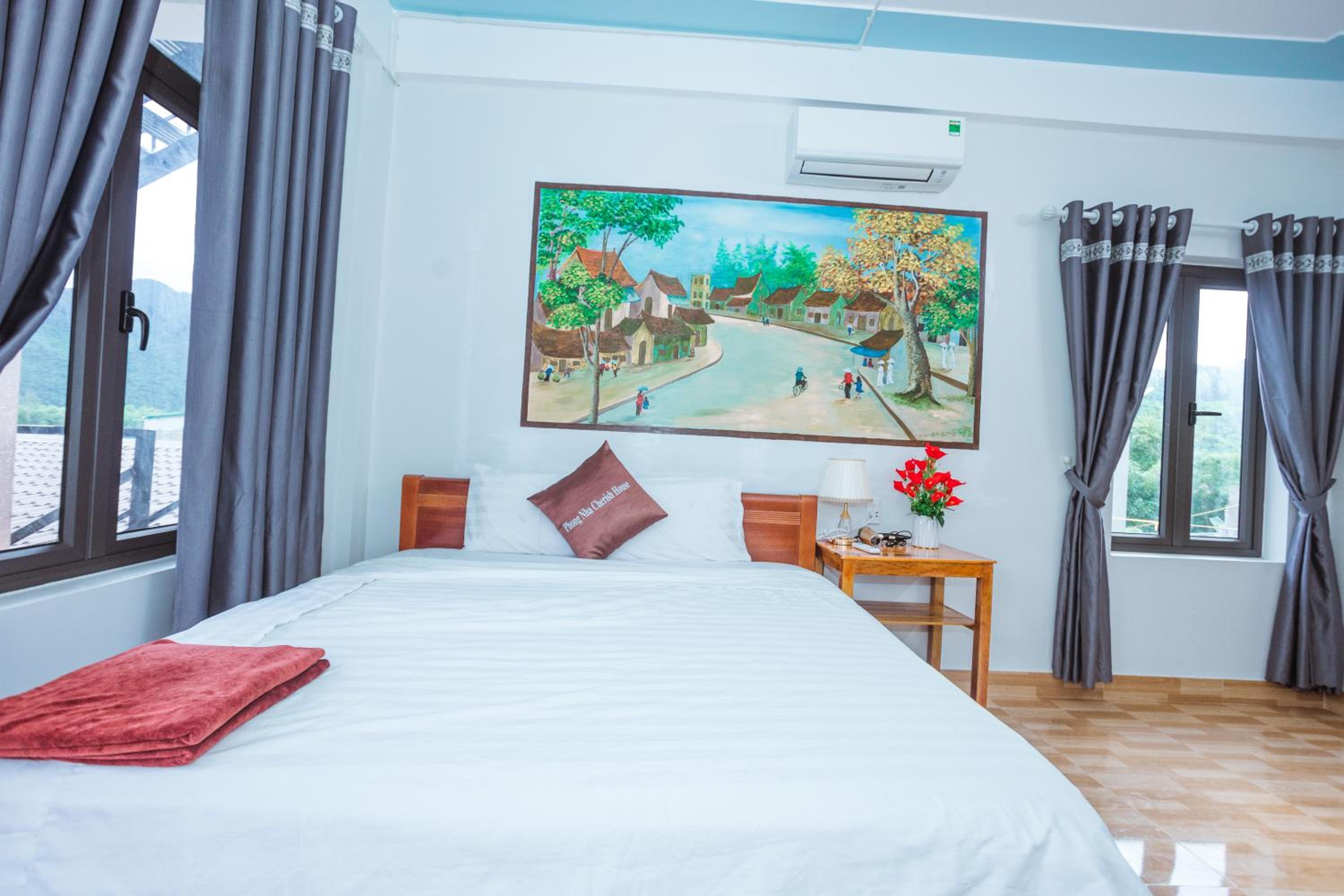 Deluxe Double Room with Balcony photo 3