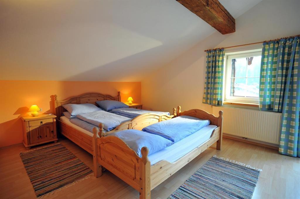 One-Bedroom Apartment With Bath photo 1