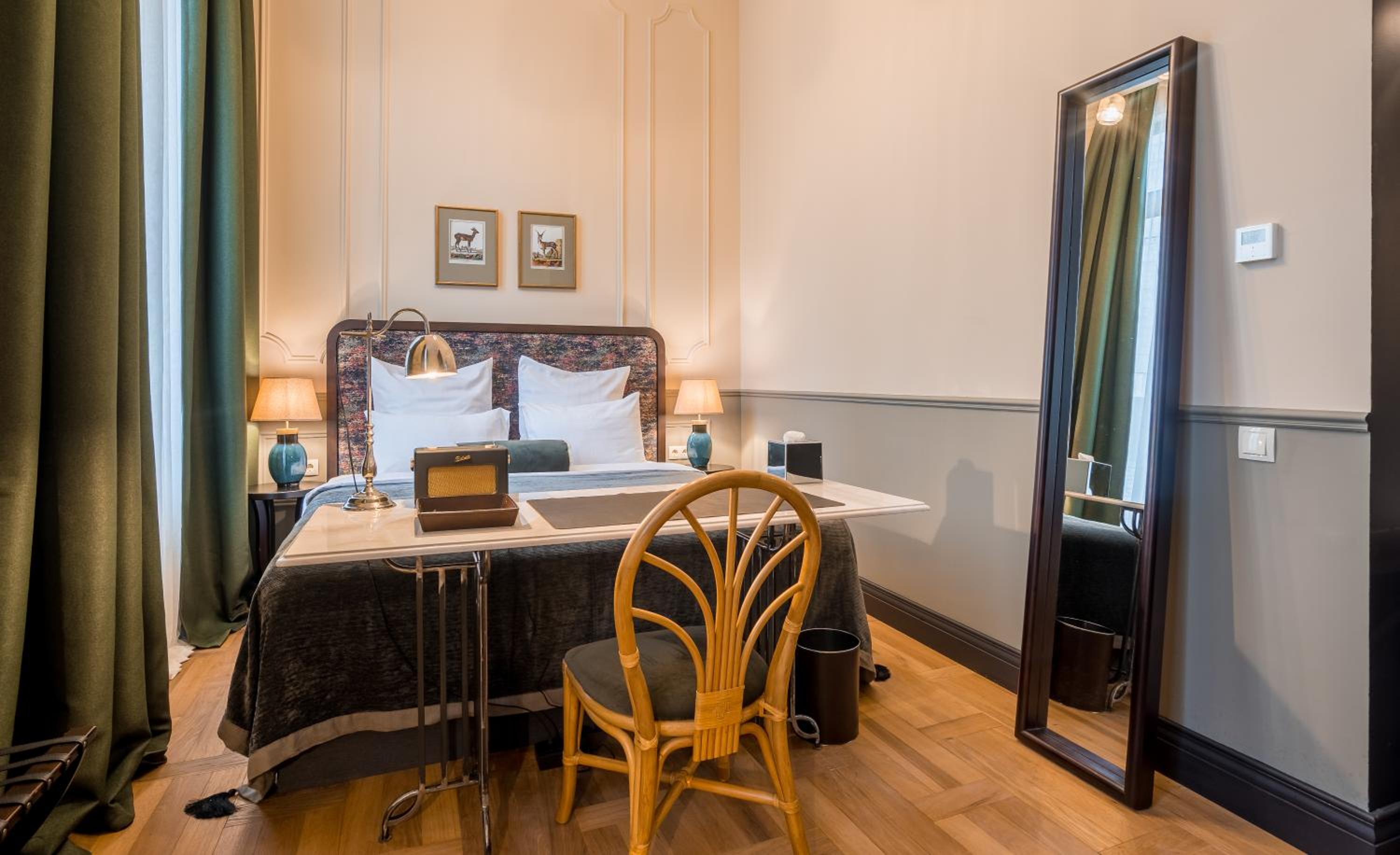 Deluxe Double Room with Bath - Photo 1