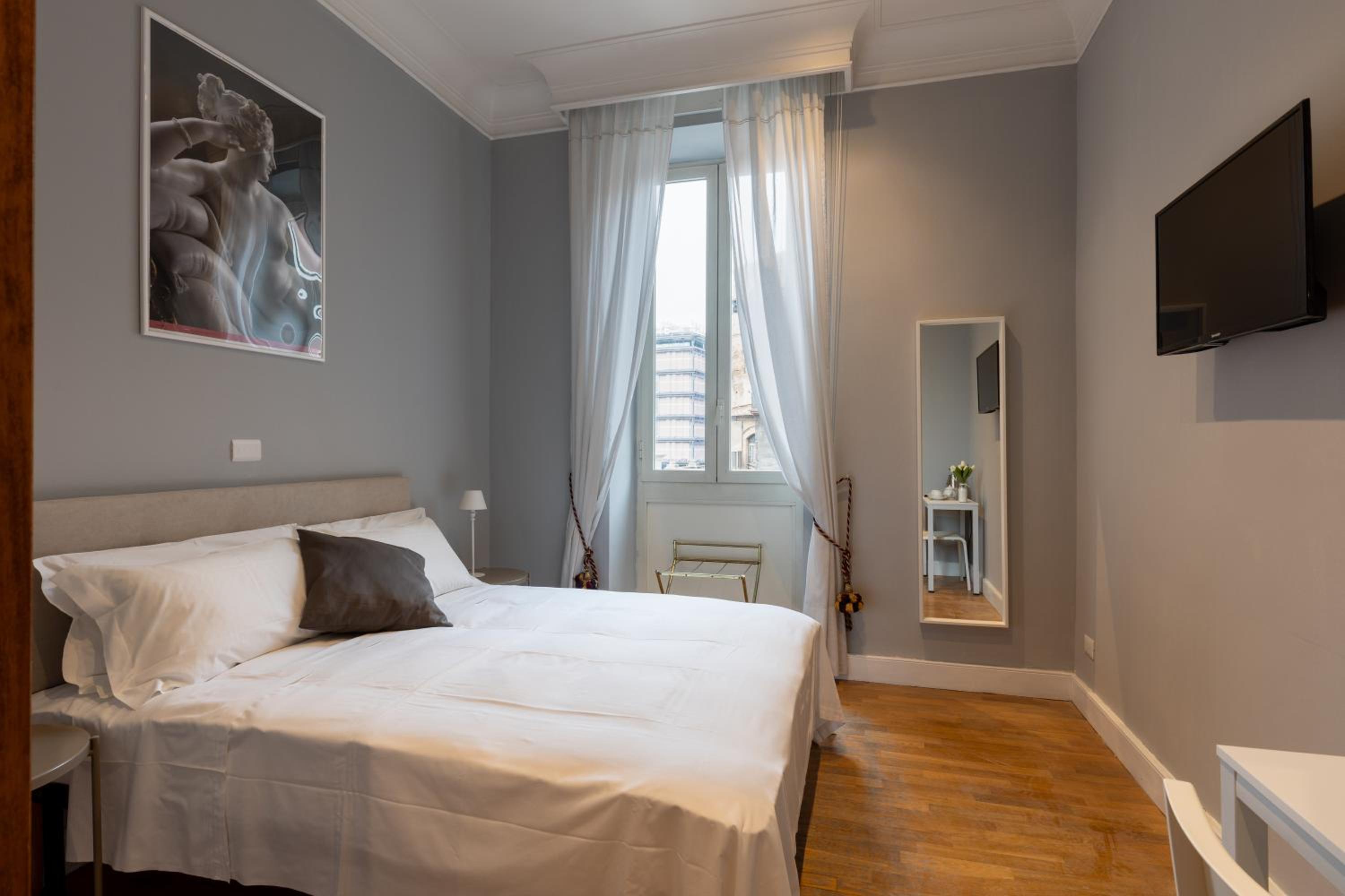 Deluxe Double or Twin Room