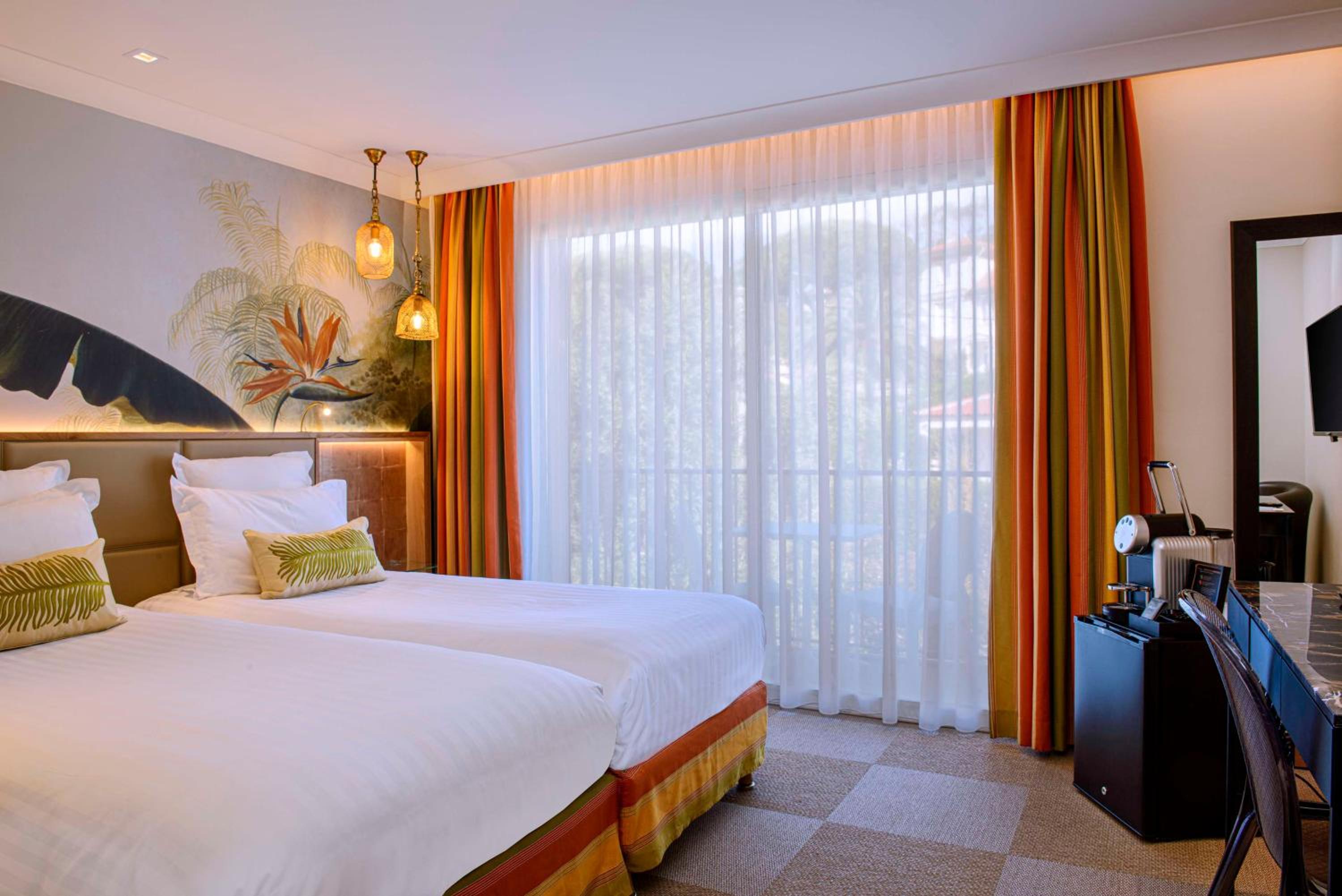 Family King Room with Sofa Bed and Terrace - Photo 3