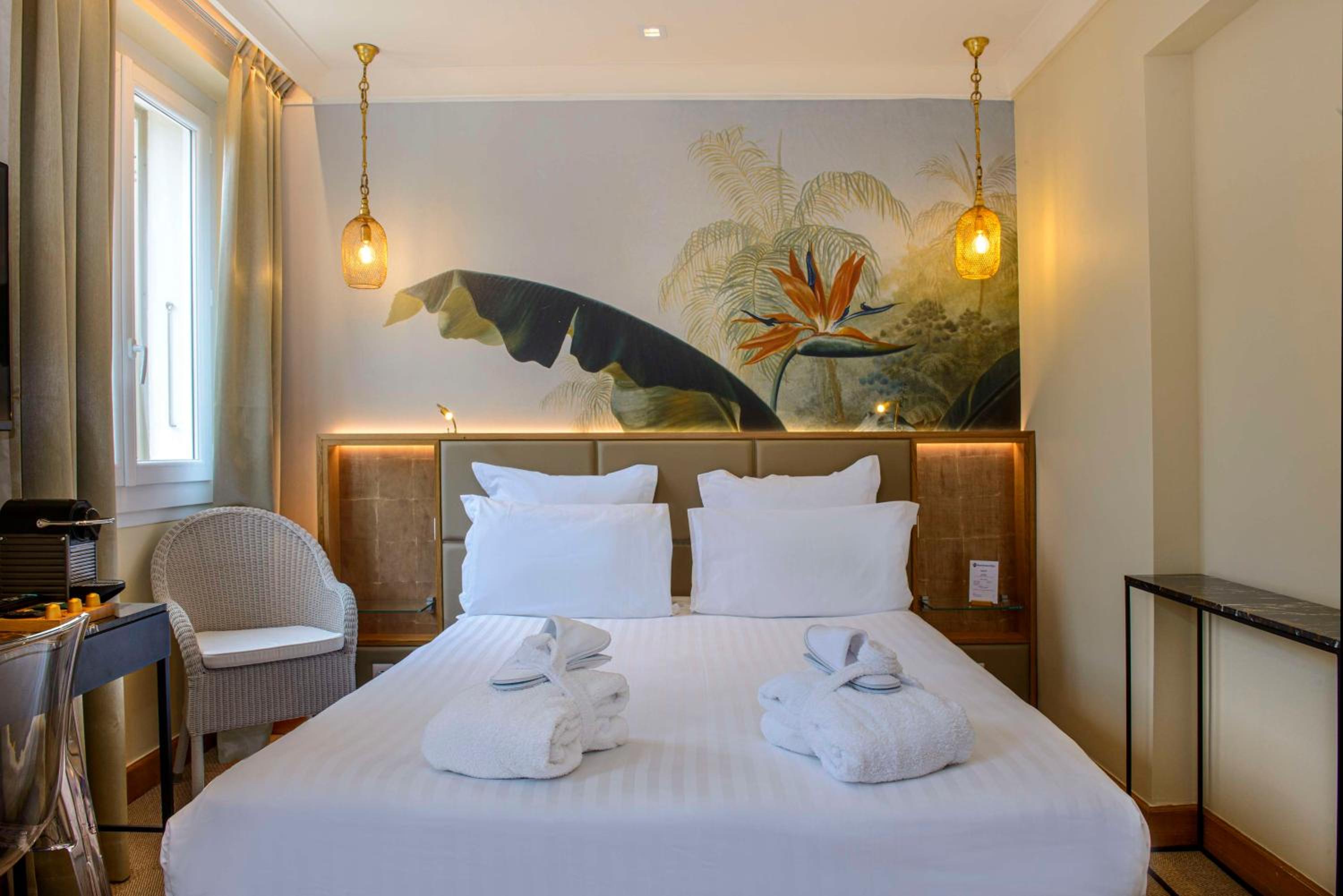 Superior Double Room with Hill View