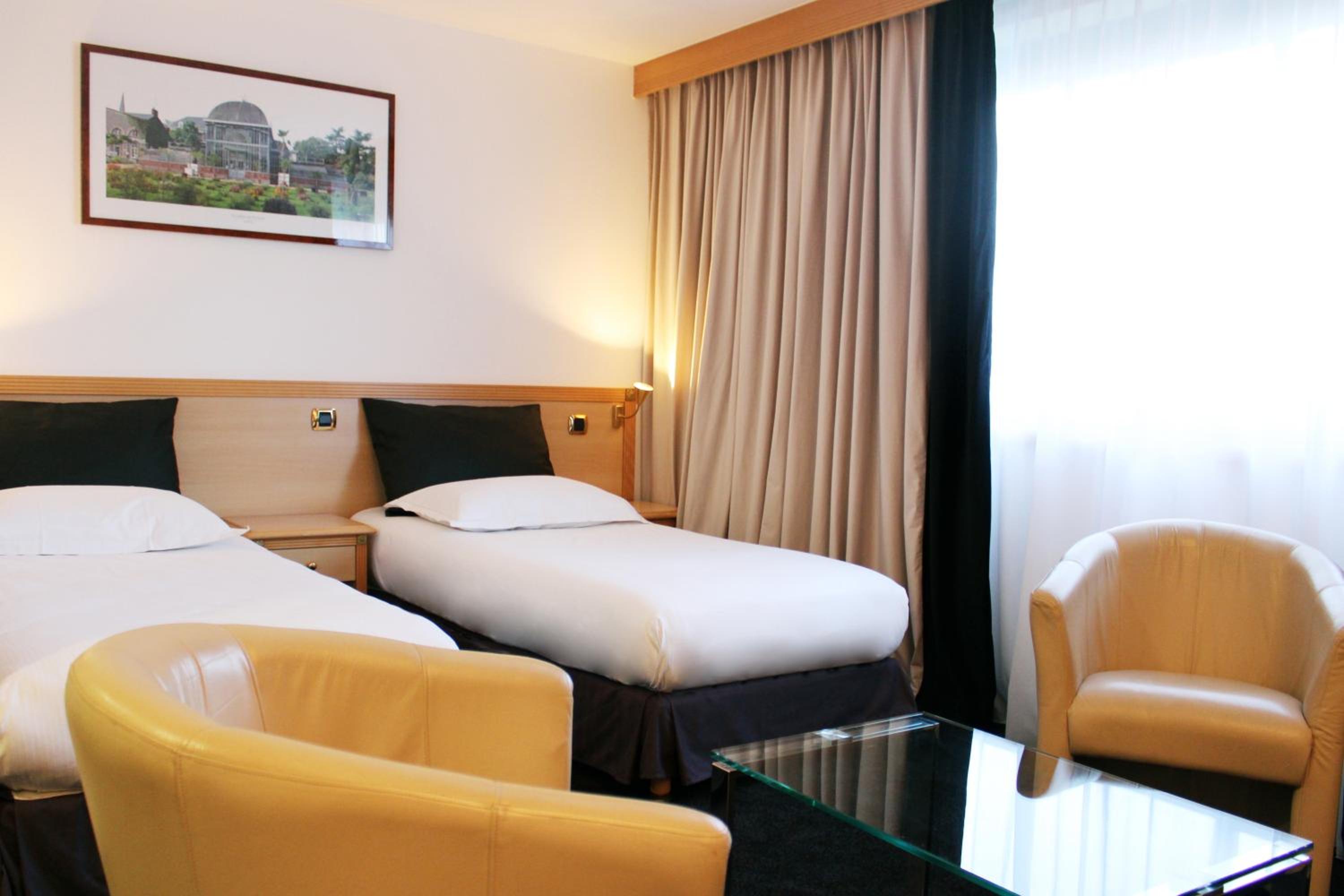 Budget Twin Room - Photo 1
