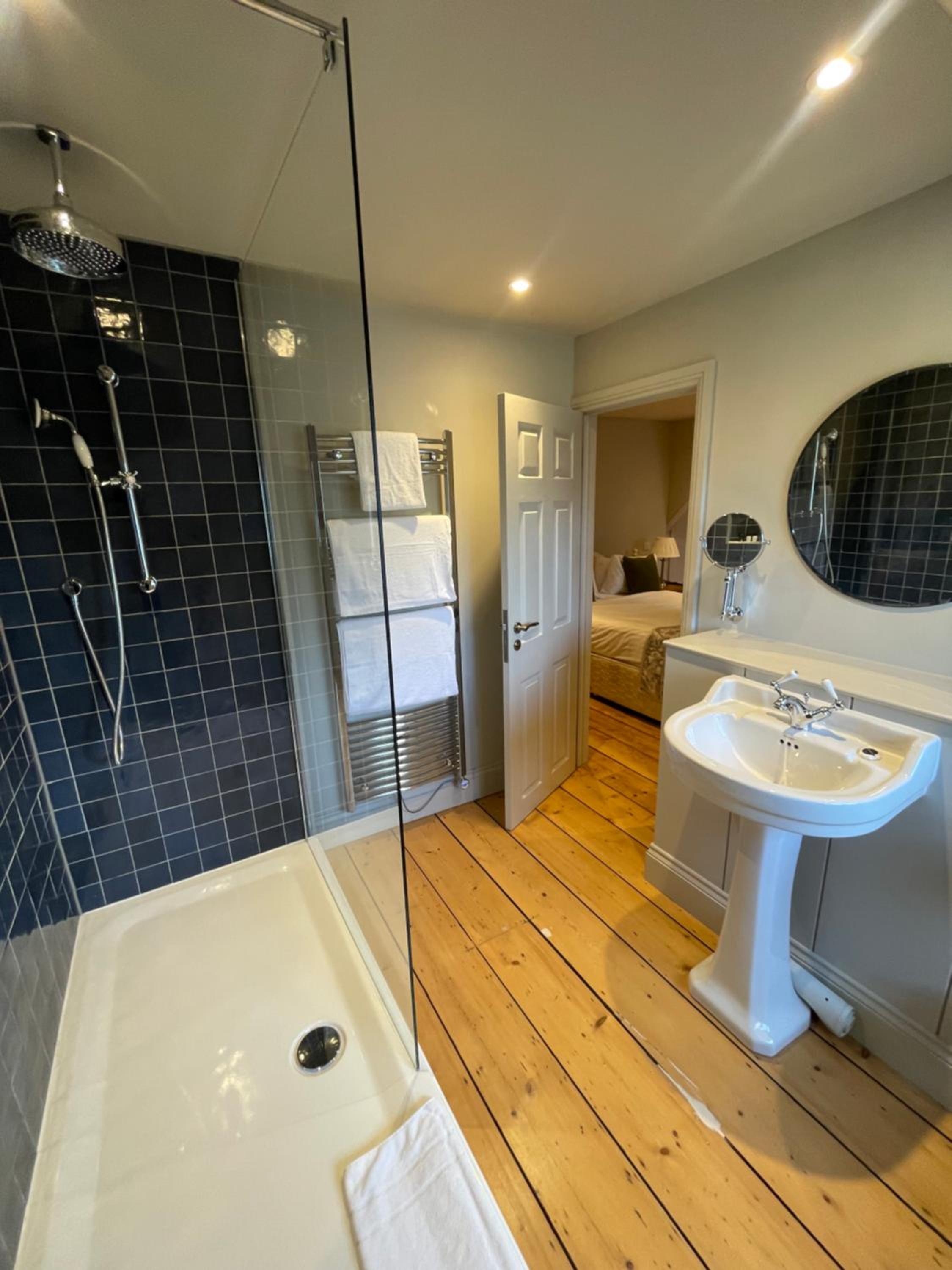 Super Deluxe Double Room – NO PETS photo 3