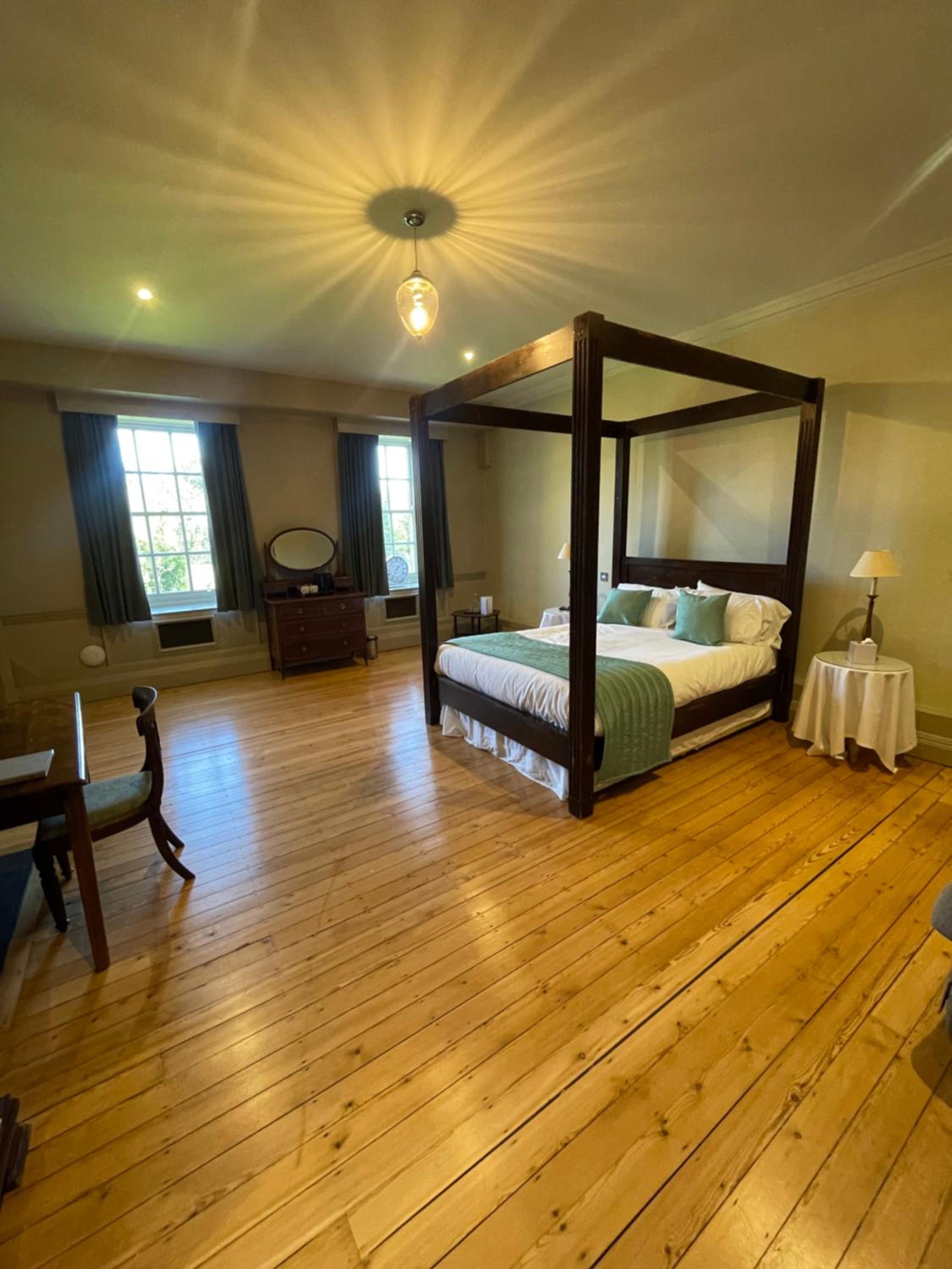 Deluxe Suite with Garden View - NO PETS - Photo 6