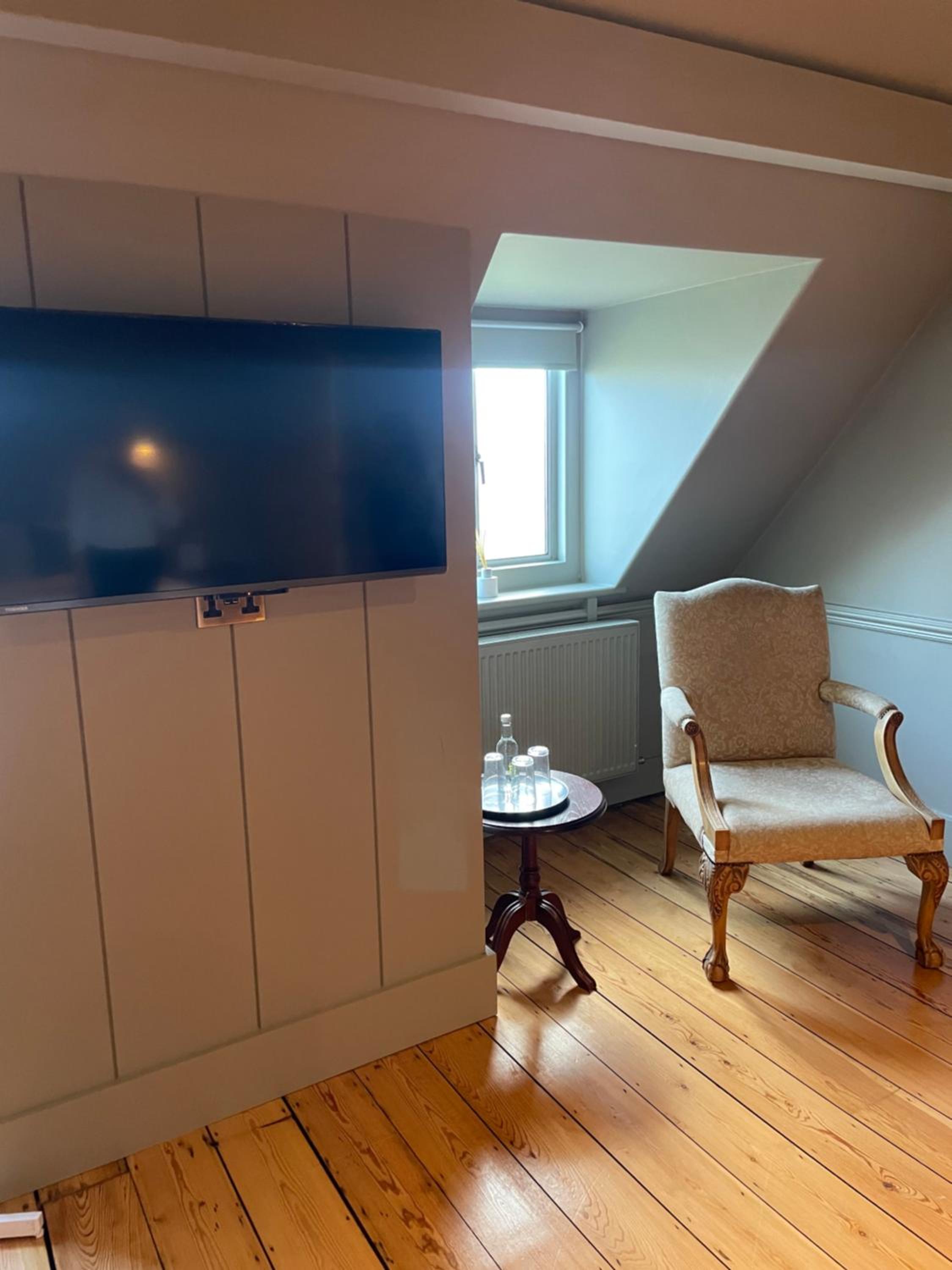 Deluxe Double Room – NO PETS photo 2