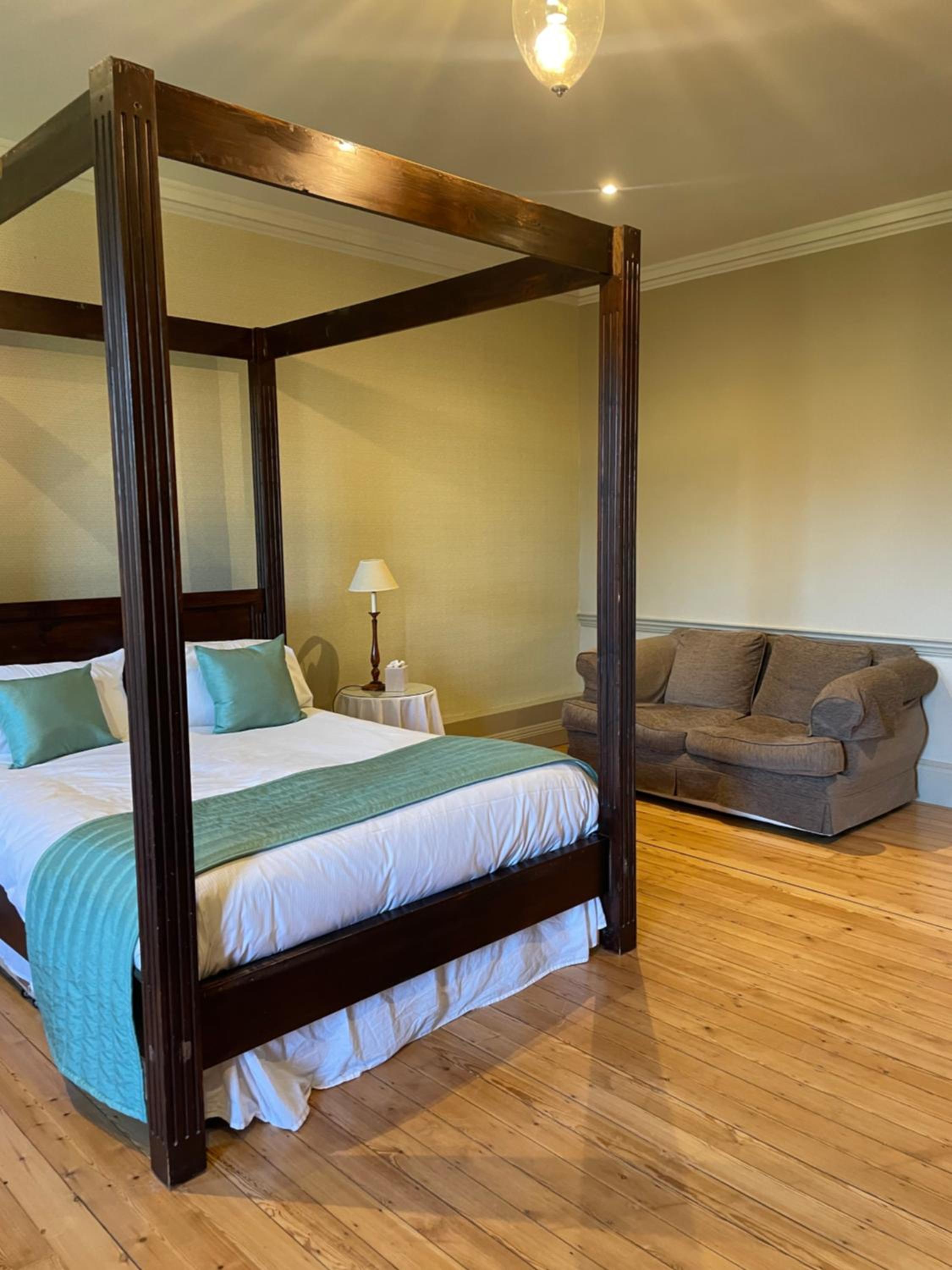 Deluxe Suite with Garden View - NO PETS - Photo 4