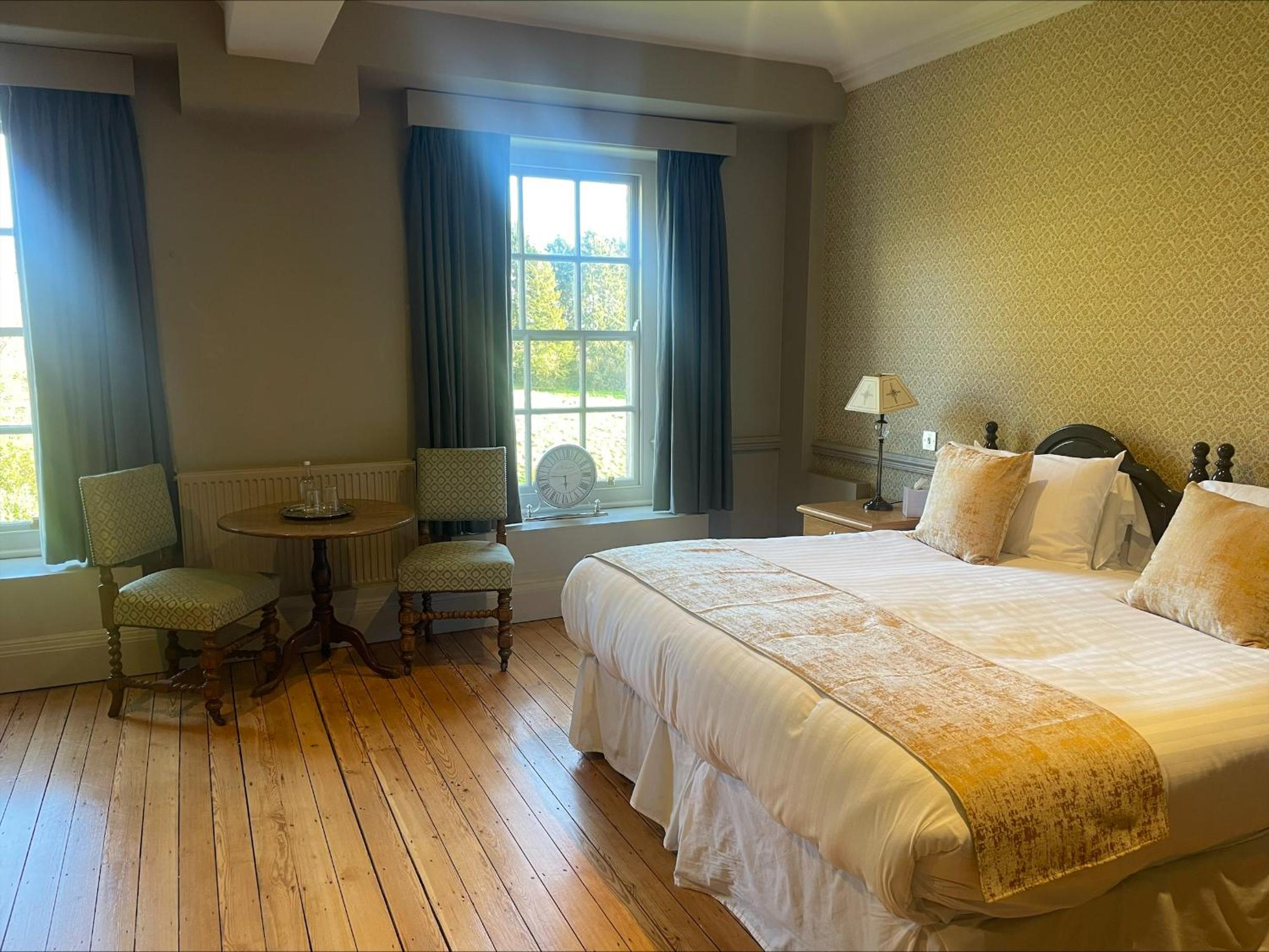 Deluxe Suite with Garden View - NO PETS - Photo 11