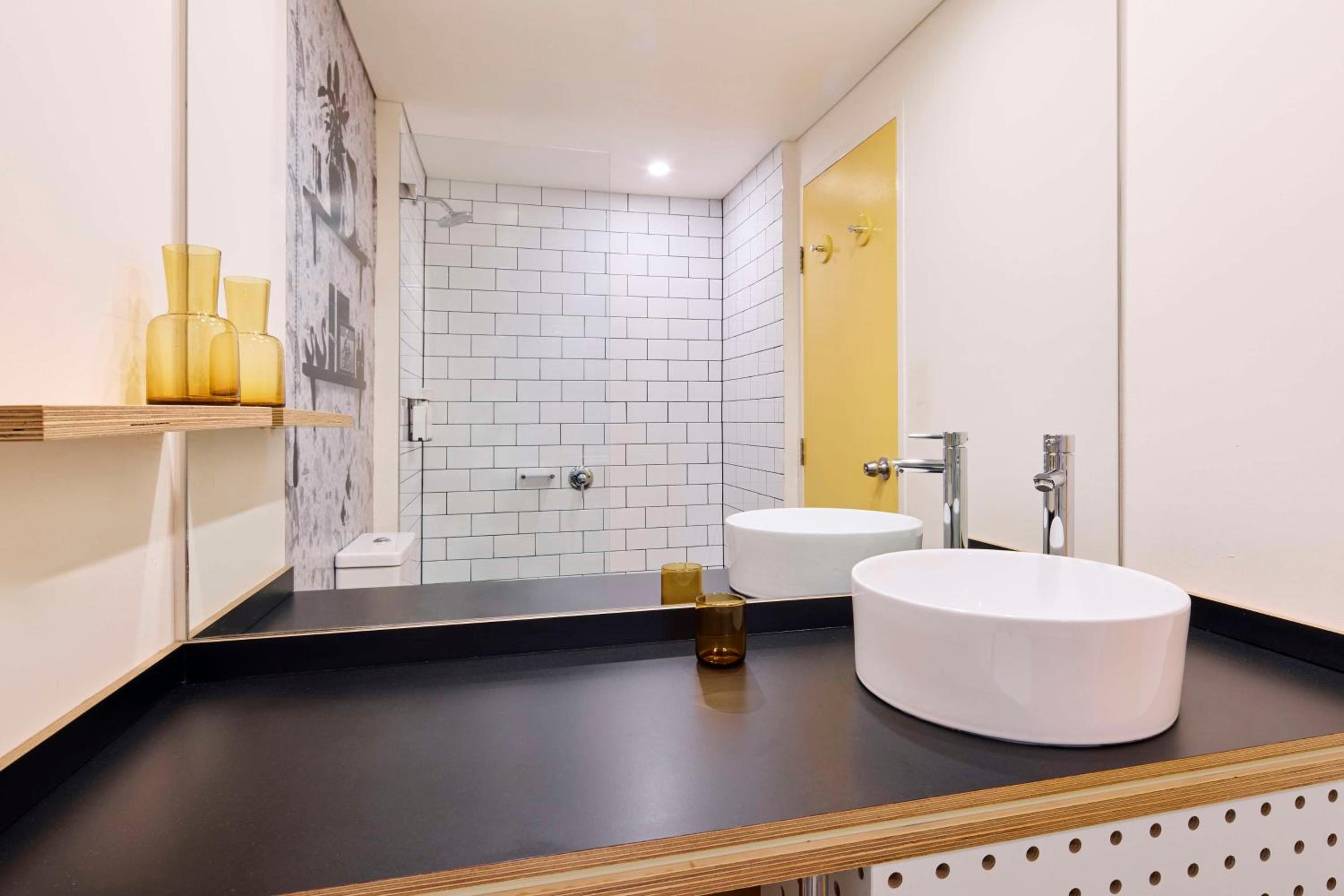 Atura Deluxe King Room  - Photo 7
