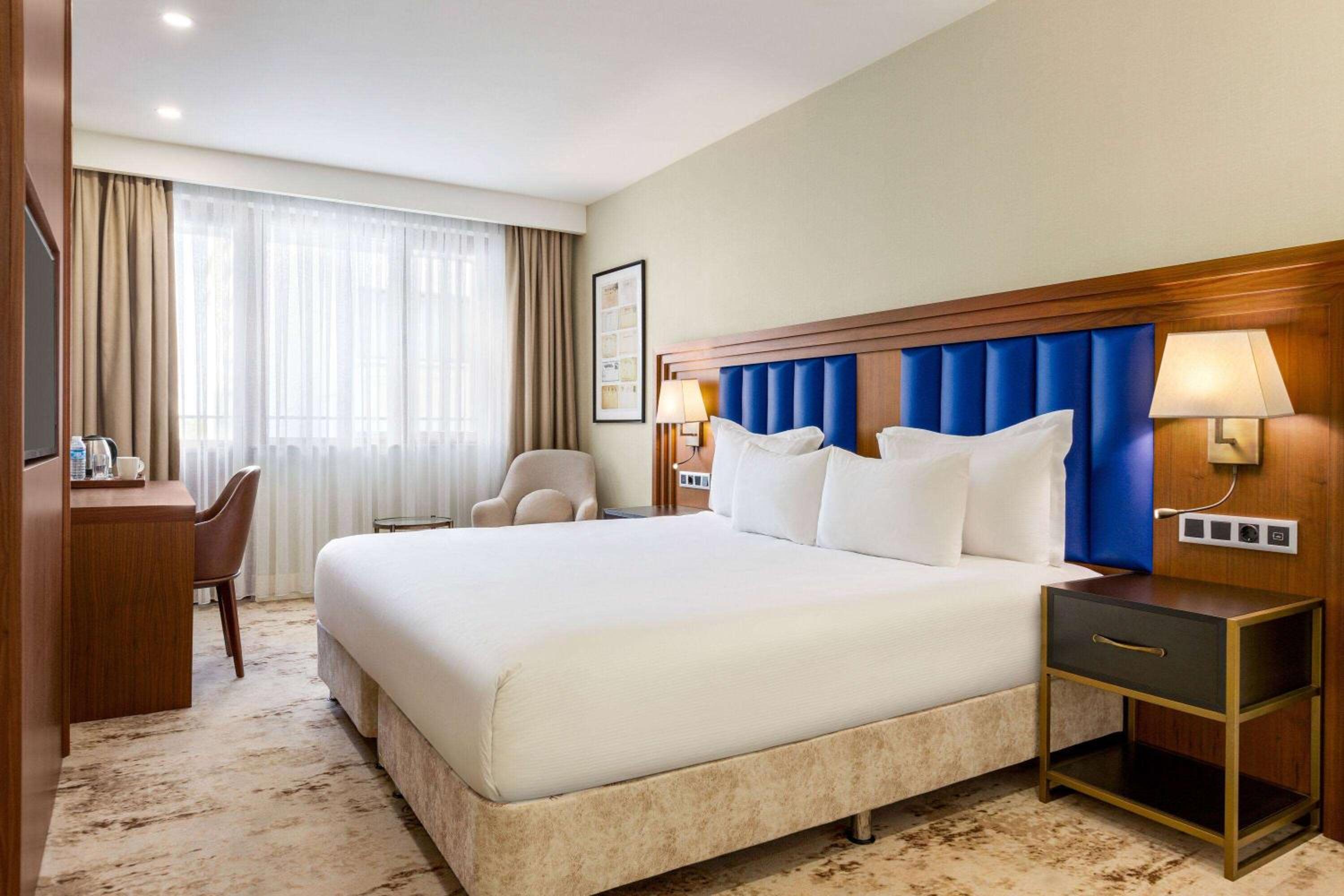 Deluxe Double / Twin Room with Balcony photo 1