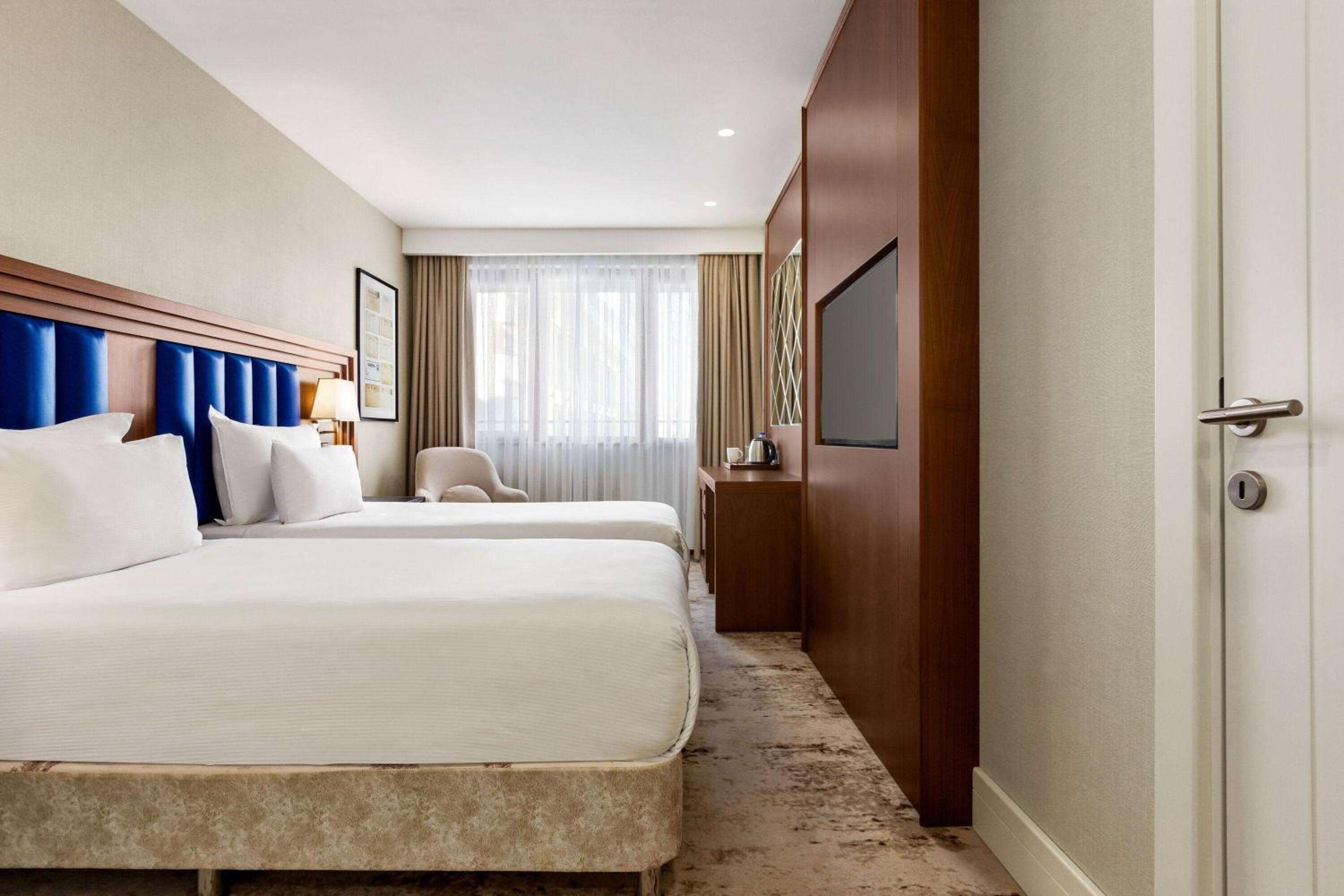 Deluxe Twin Room with Balcony photo 1