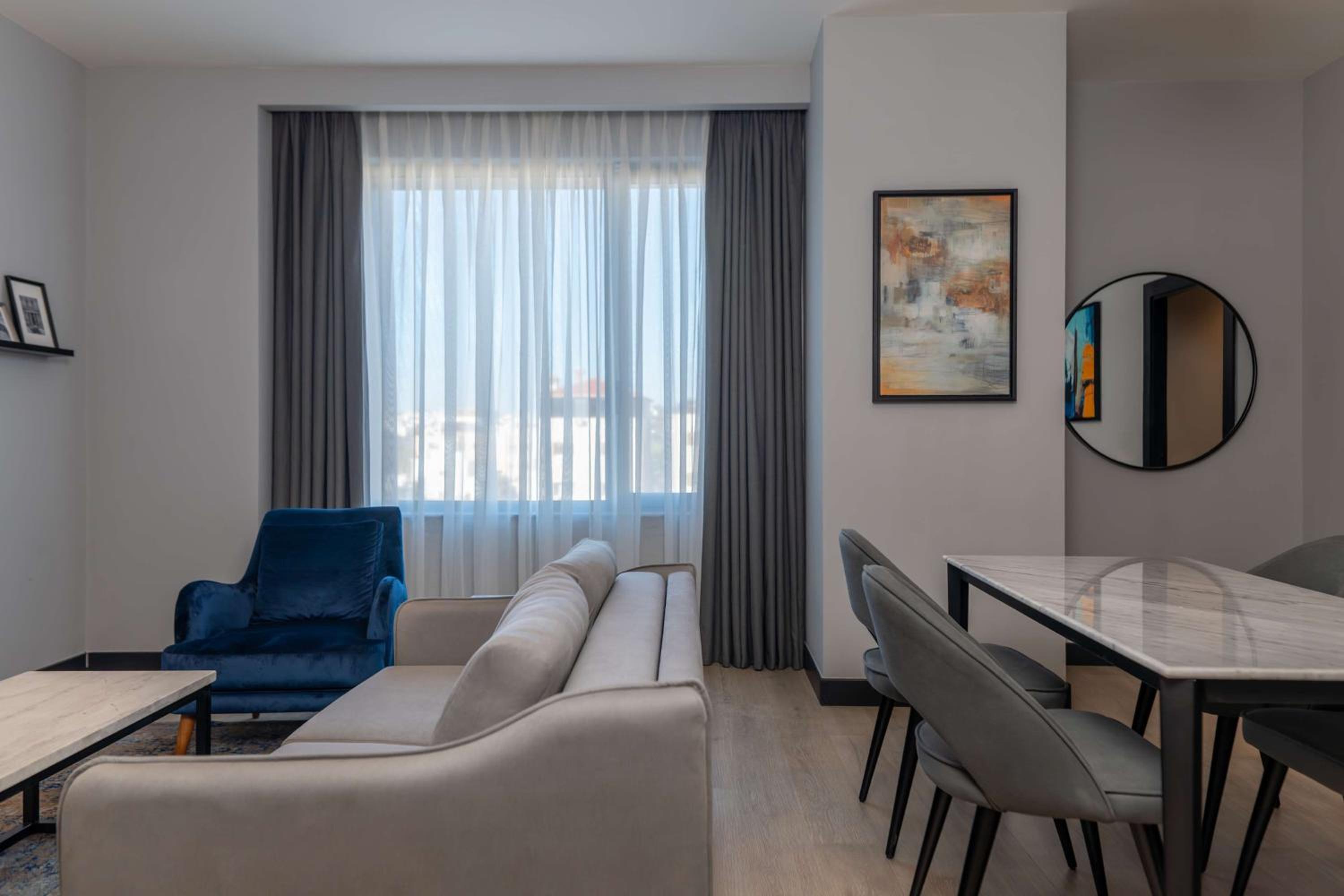 Premium Suite - Photo 3