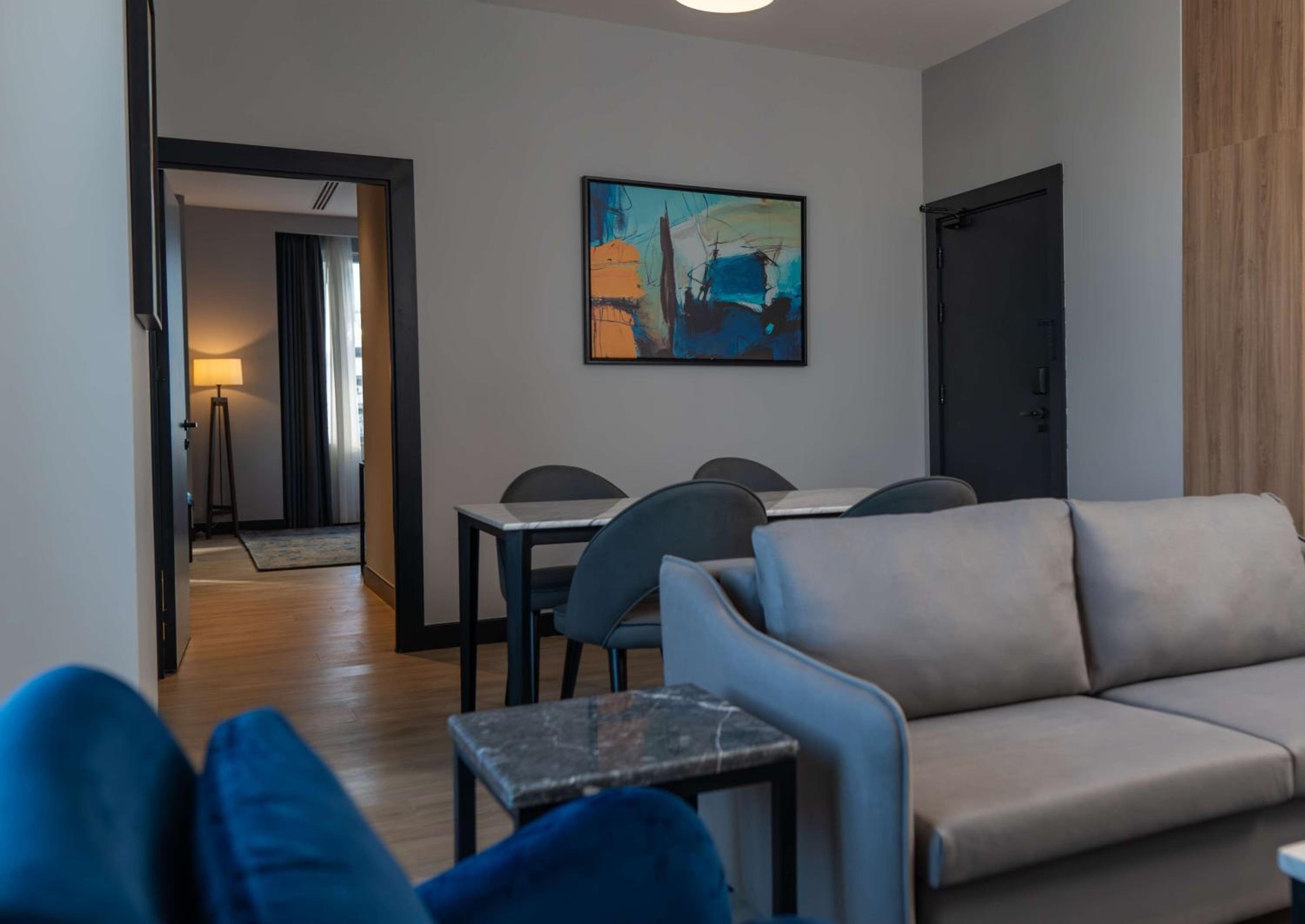 Premium Suite - Photo 5