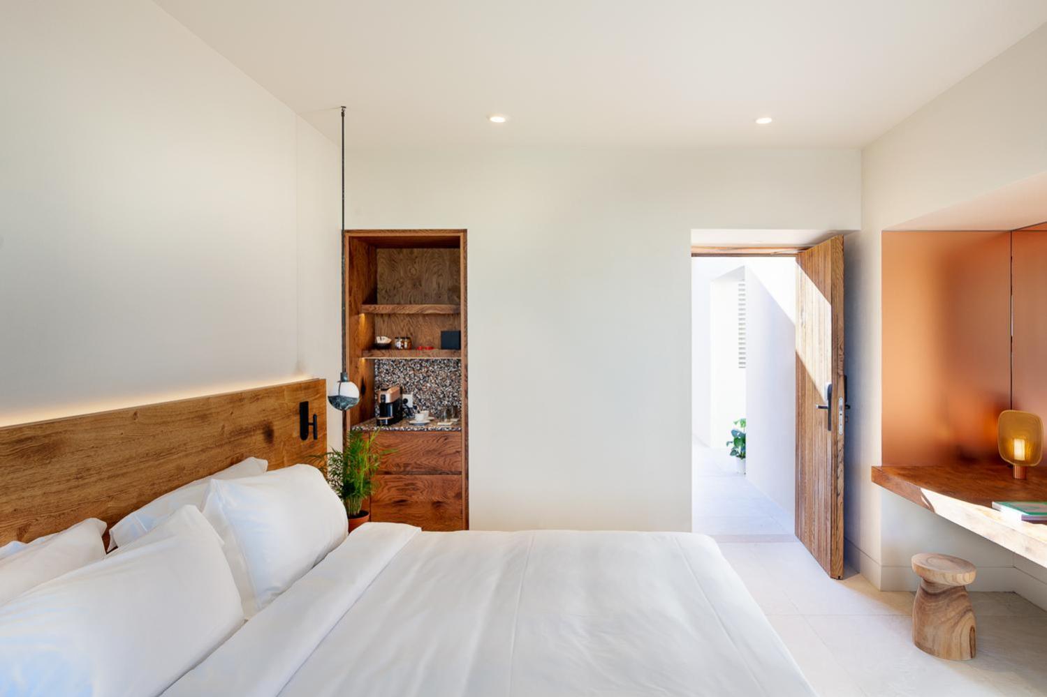 Nous Prime Balcony Room - Photo 5