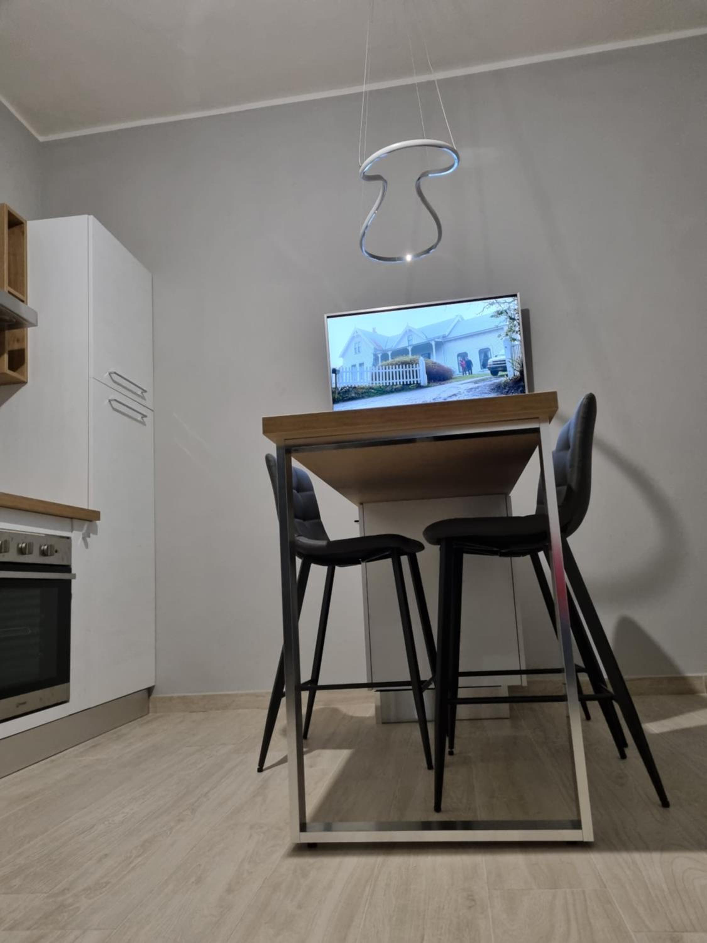 One-Bedroom Apartment photo 3