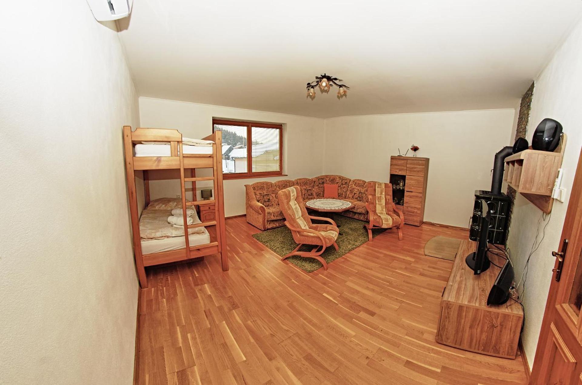One-Bedroom Apartment photo 3
