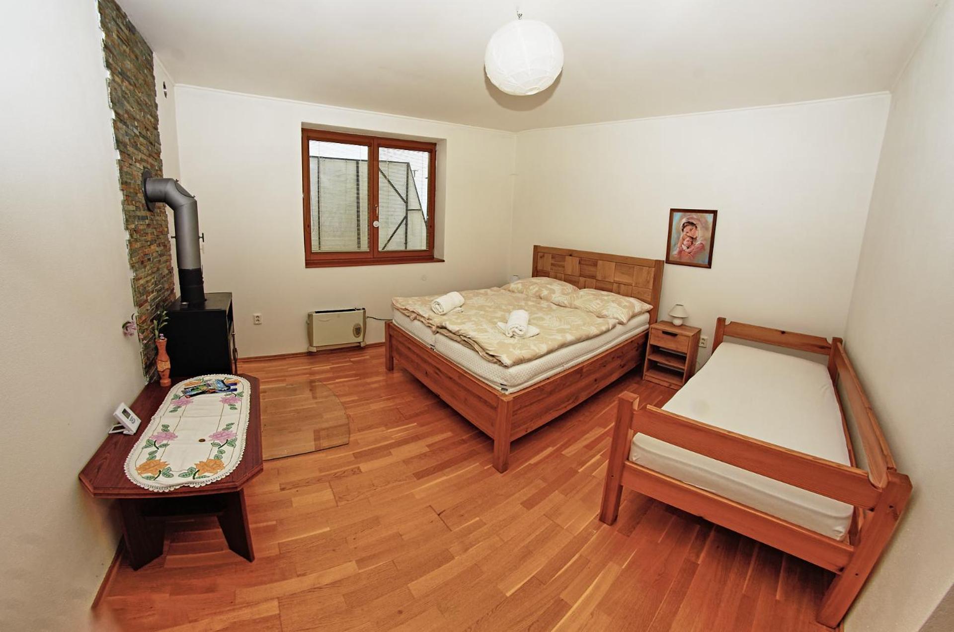One-Bedroom Apartment photo 2
