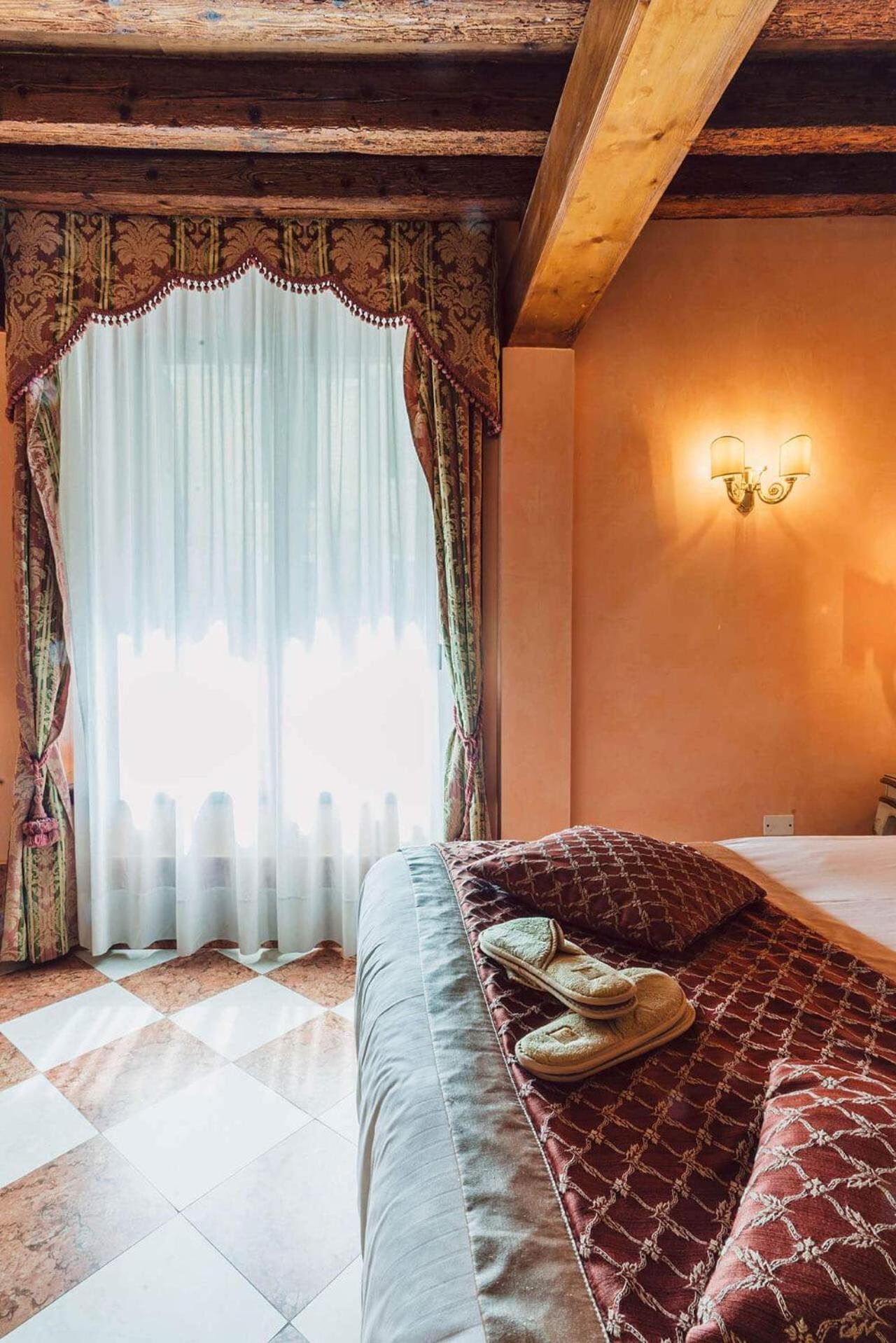Deluxe room with Canal View photo 1