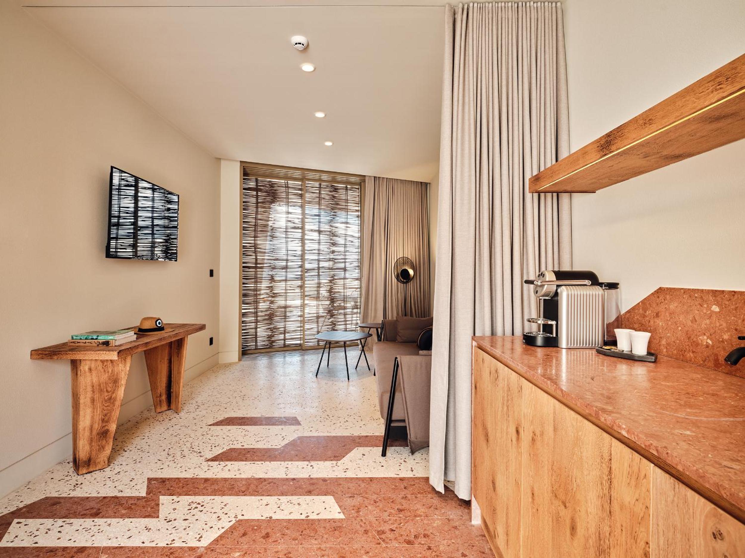 Euphoria Private Pool Suite - Photo 7