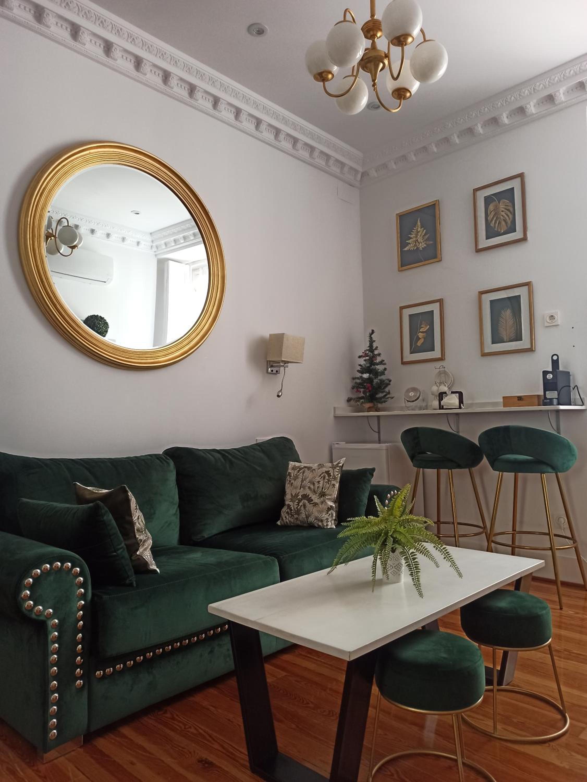 Executive Suite - Photo 15