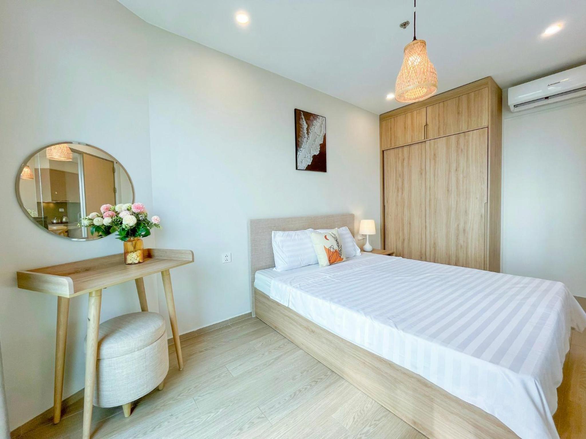Two-Bedroom Apartment with Balcony - Photo 26