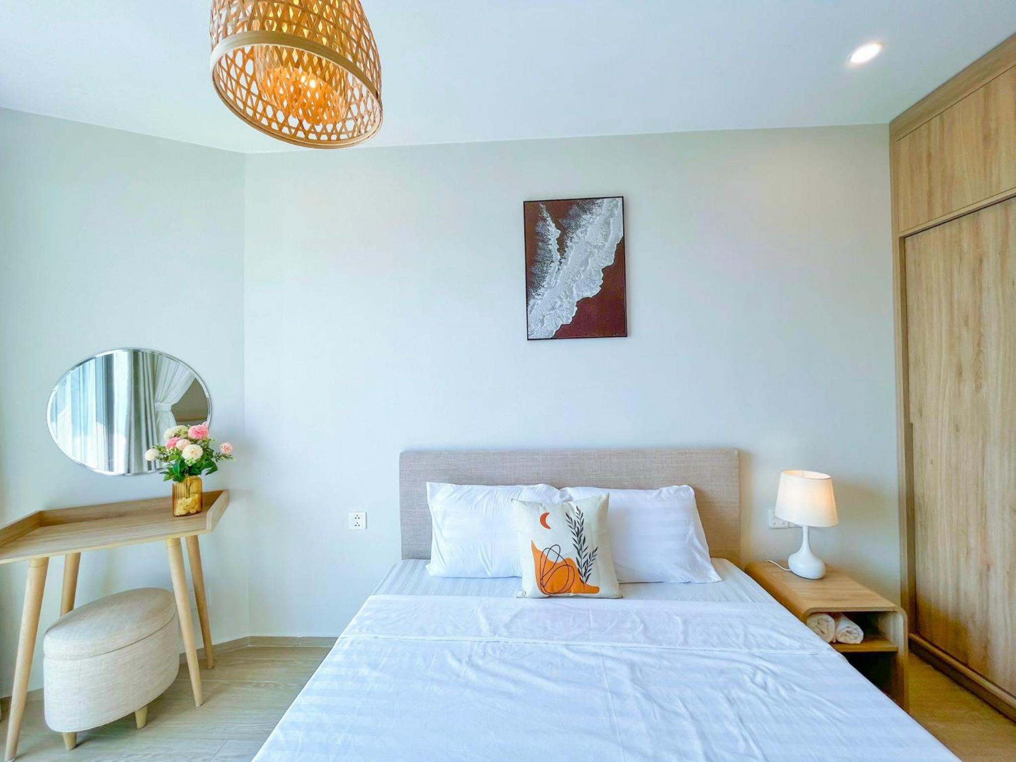 Two-Bedroom Apartment with Balcony - Photo 11