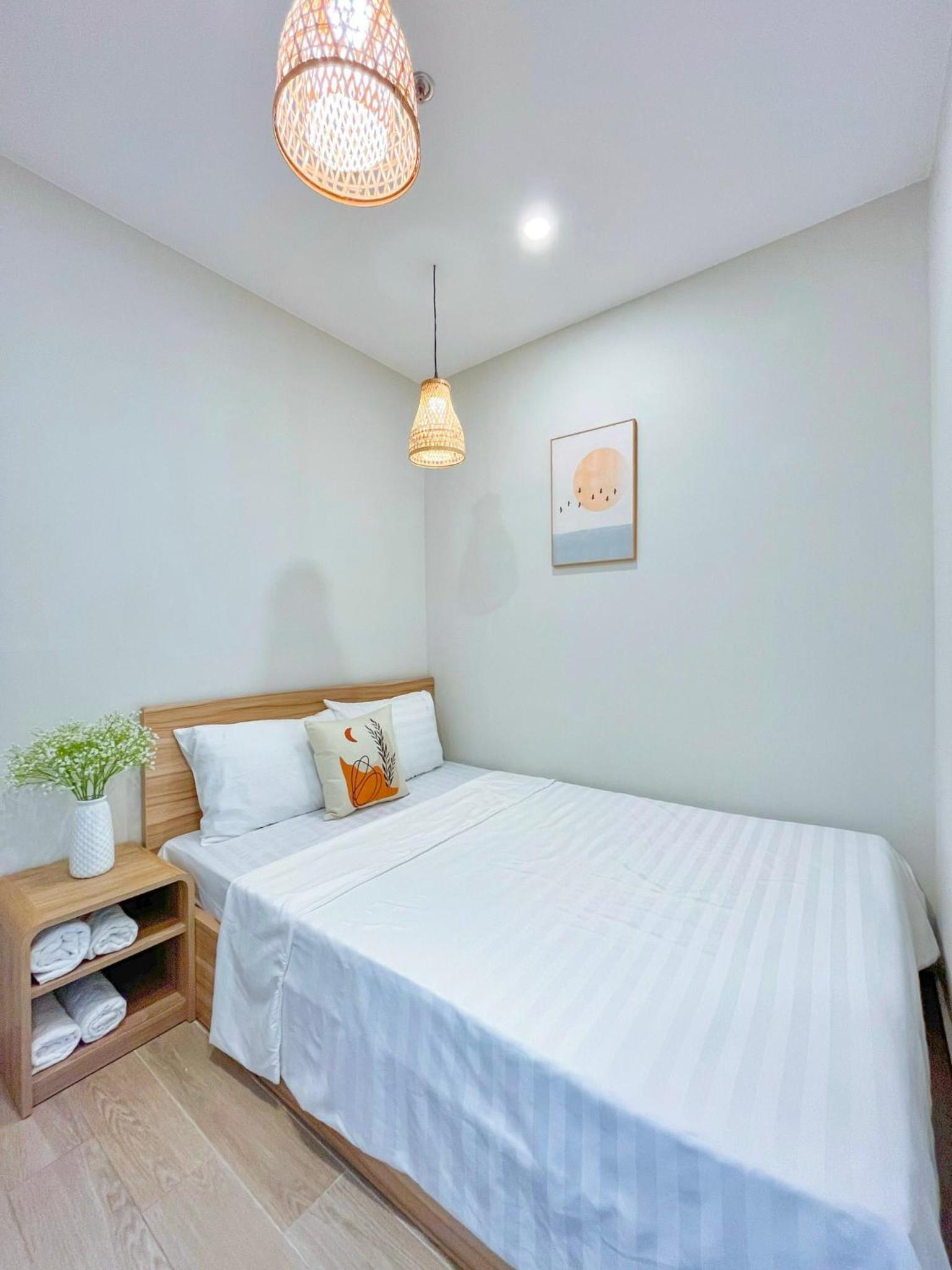Two-Bedroom Apartment with Balcony - Photo 9