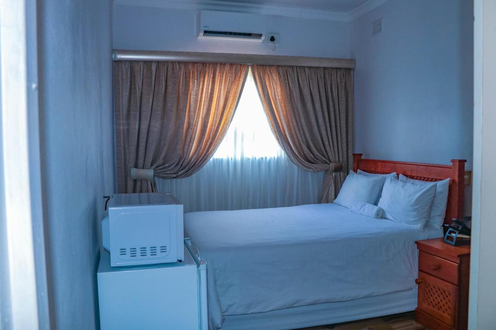 Double Room with Private Bathroom photo 1