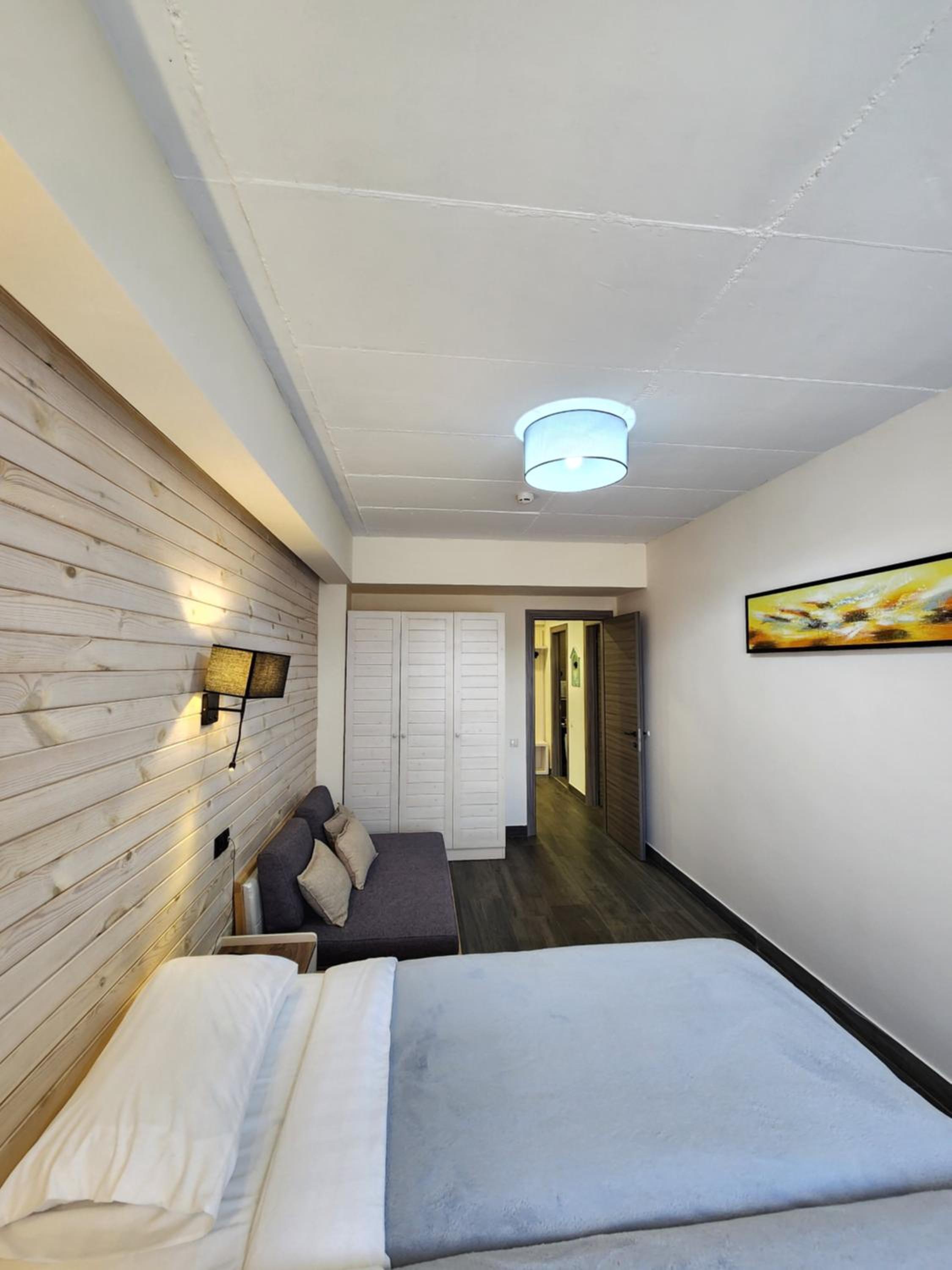 Two-Bedroom Apartment - Photo 4