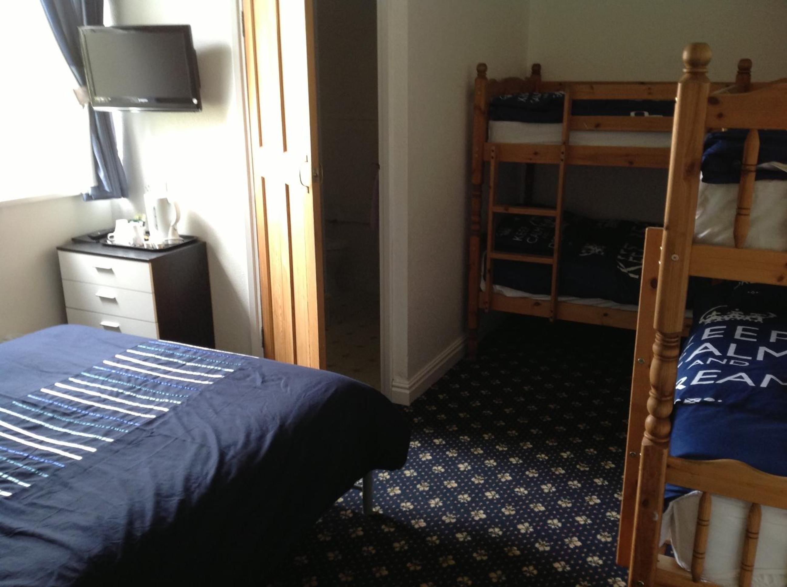 Family Room (2 Adults + 2 Children) photo 1