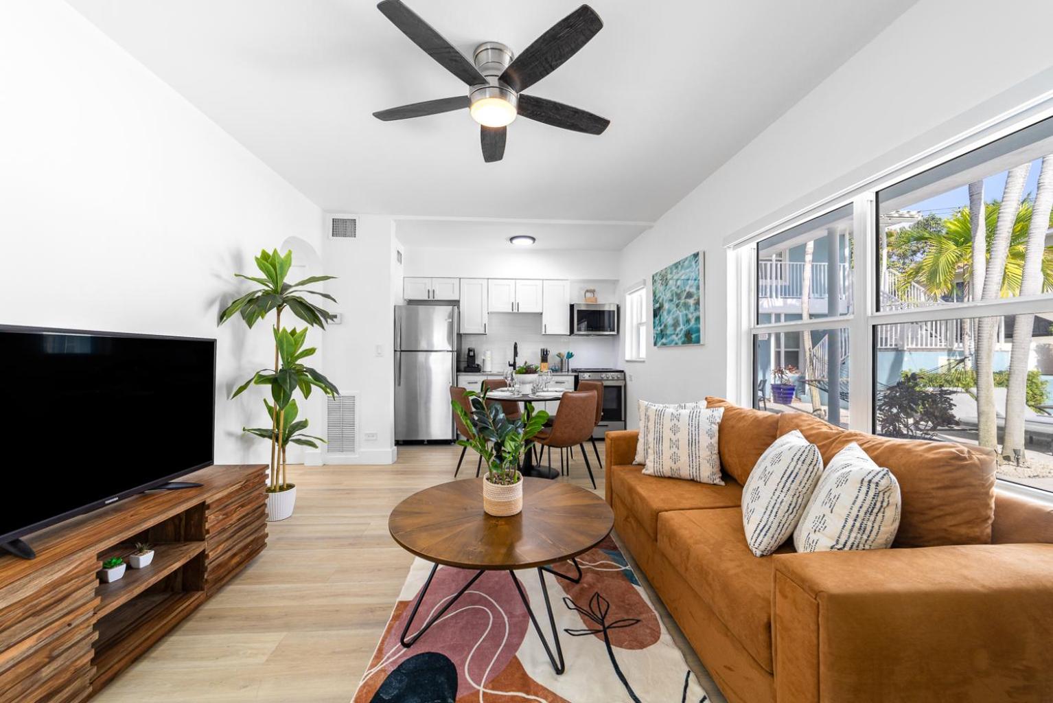 Deluxe Apartment photo 2