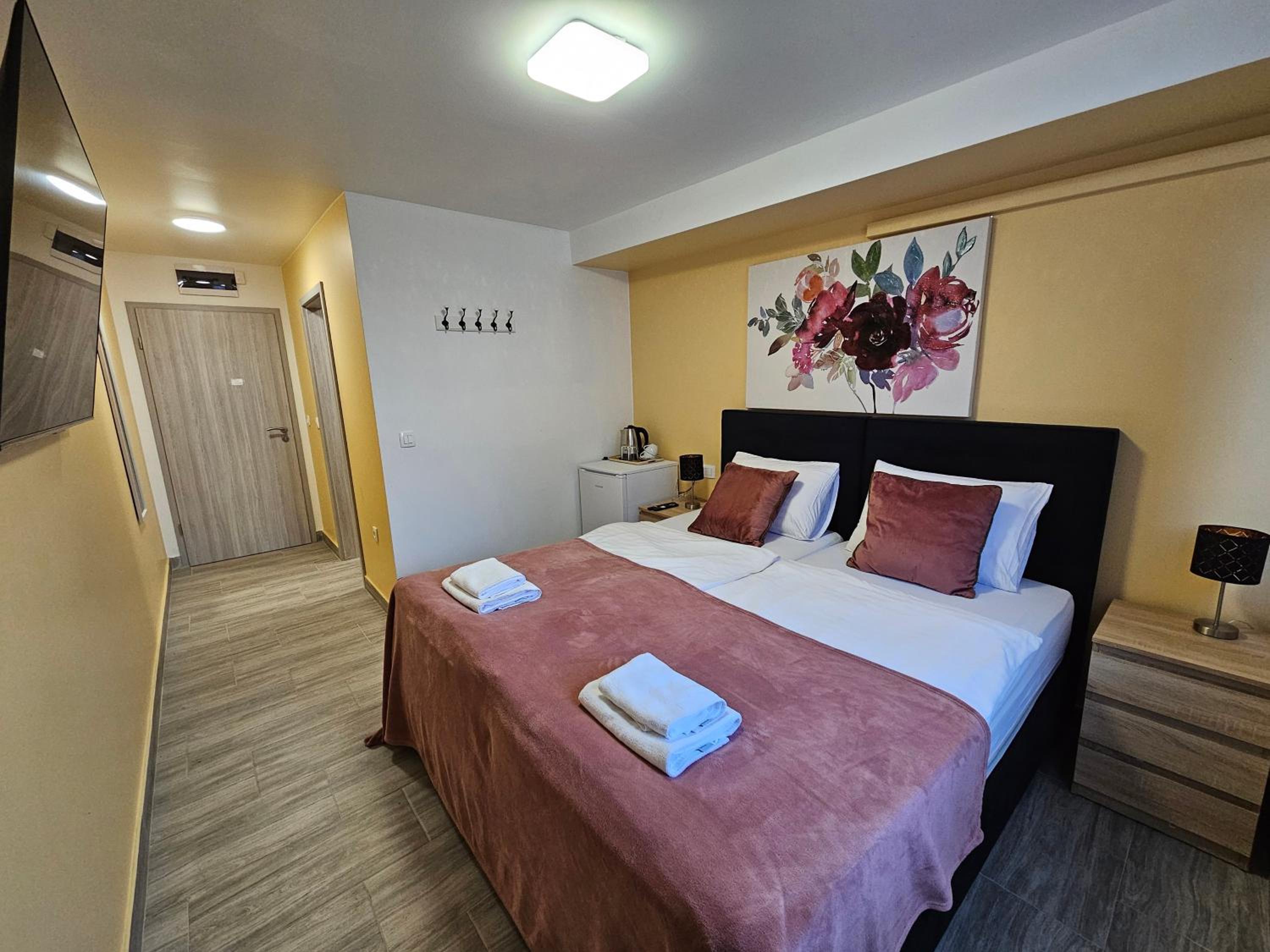 Double or Twin Room with Terrace - Photo 1
