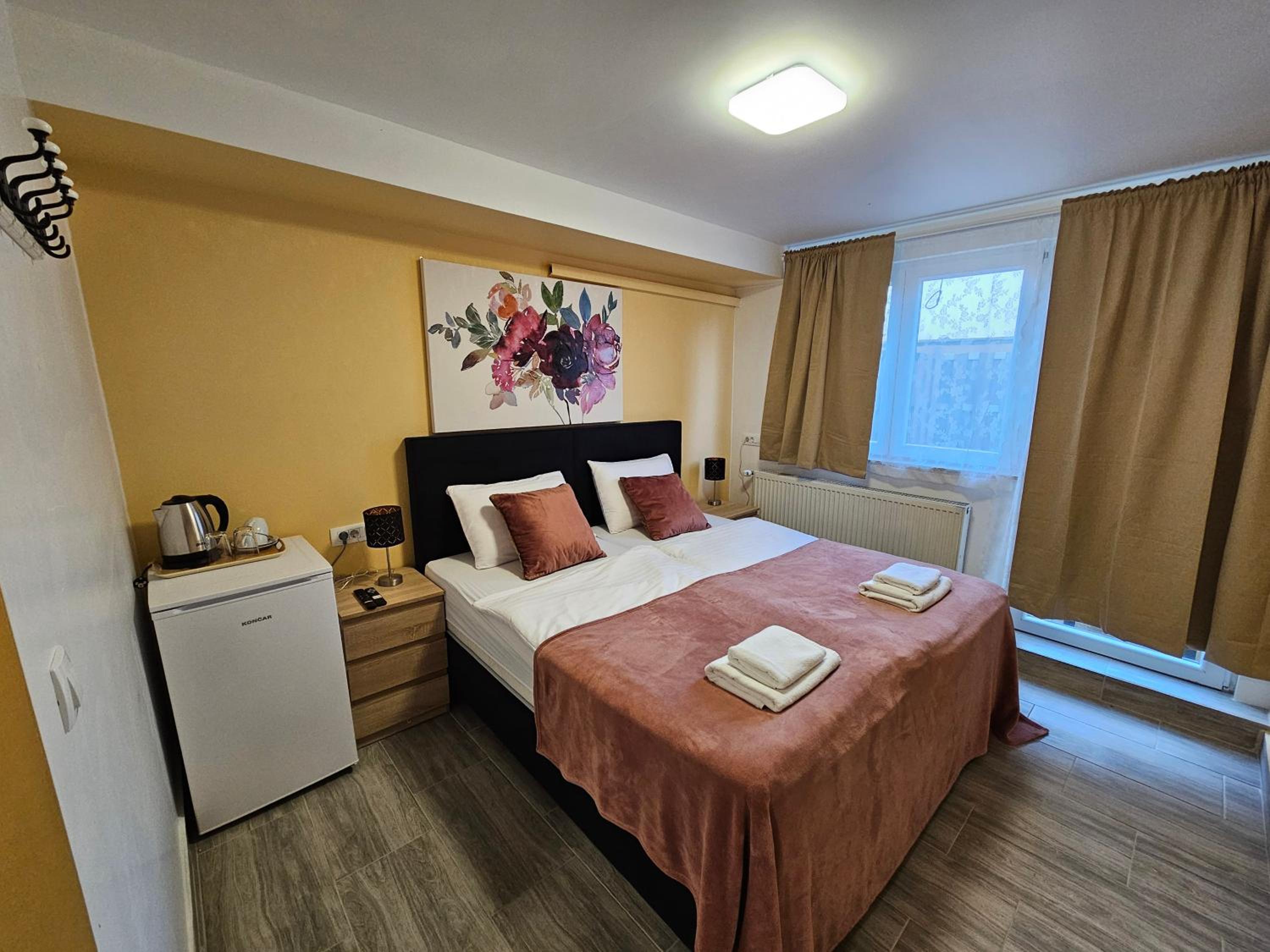Double or Twin Room with Terrace - Photo 5