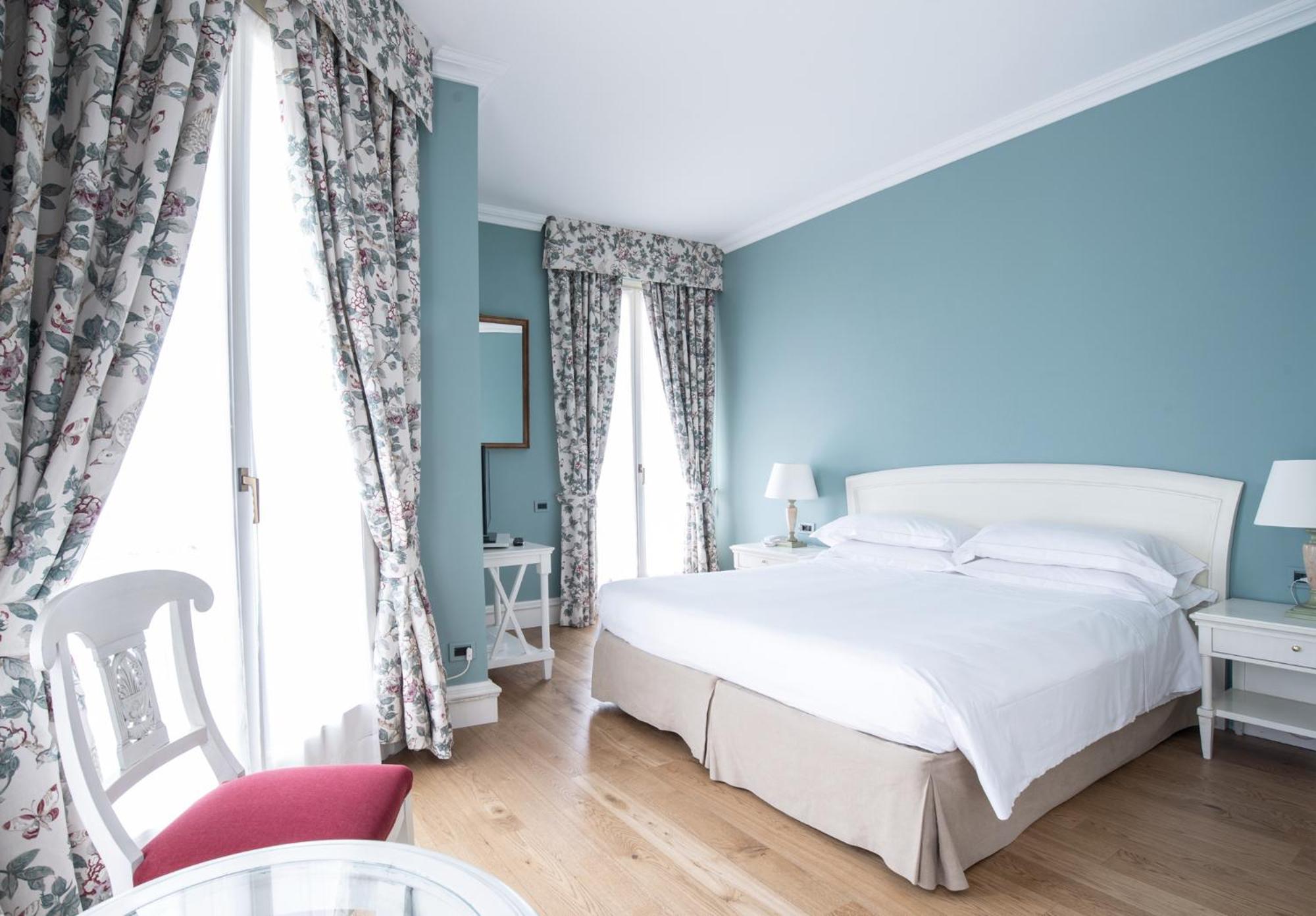 Deluxe Double Room with Balcony - Photo 1