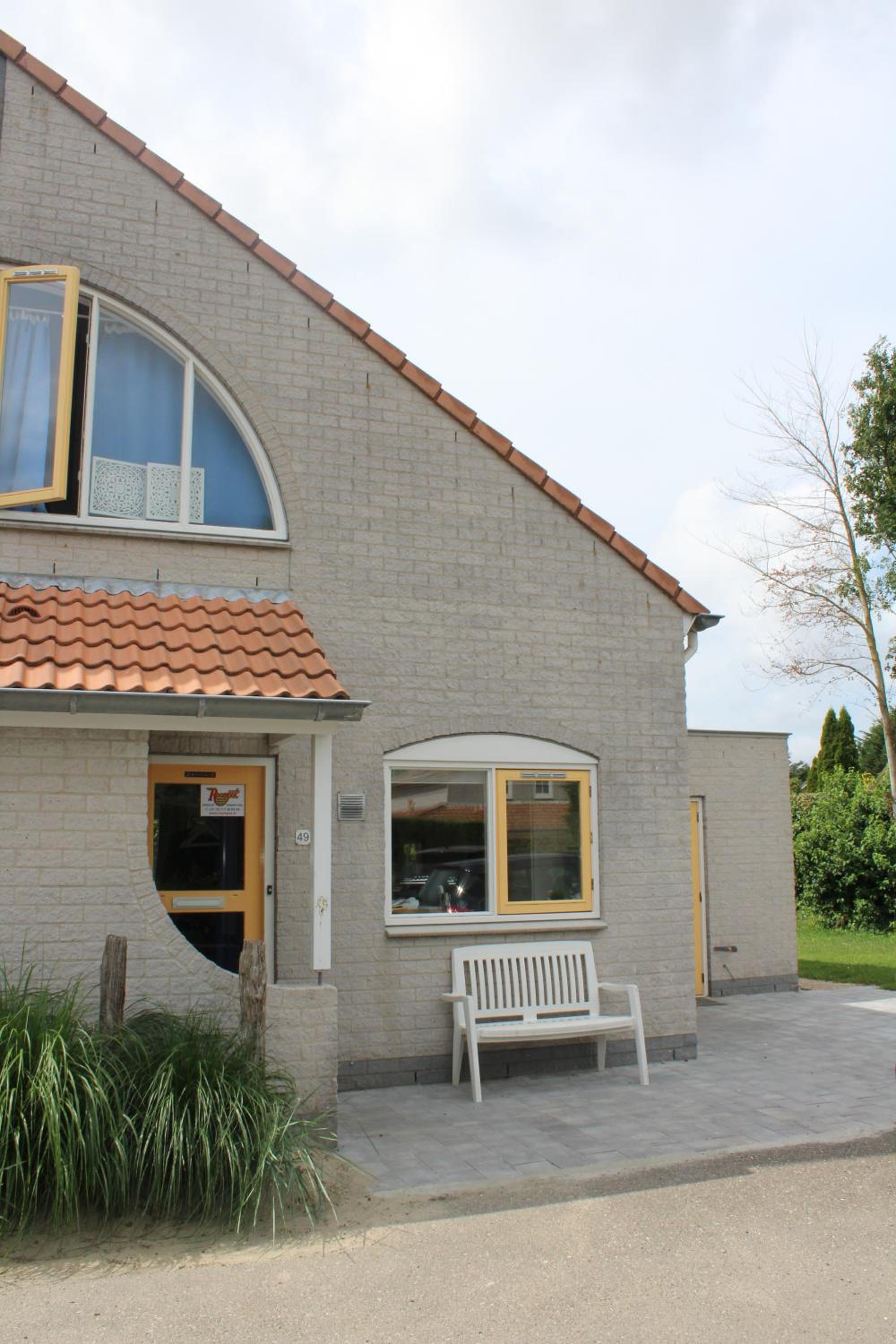 Four-Bedroom House photo 2