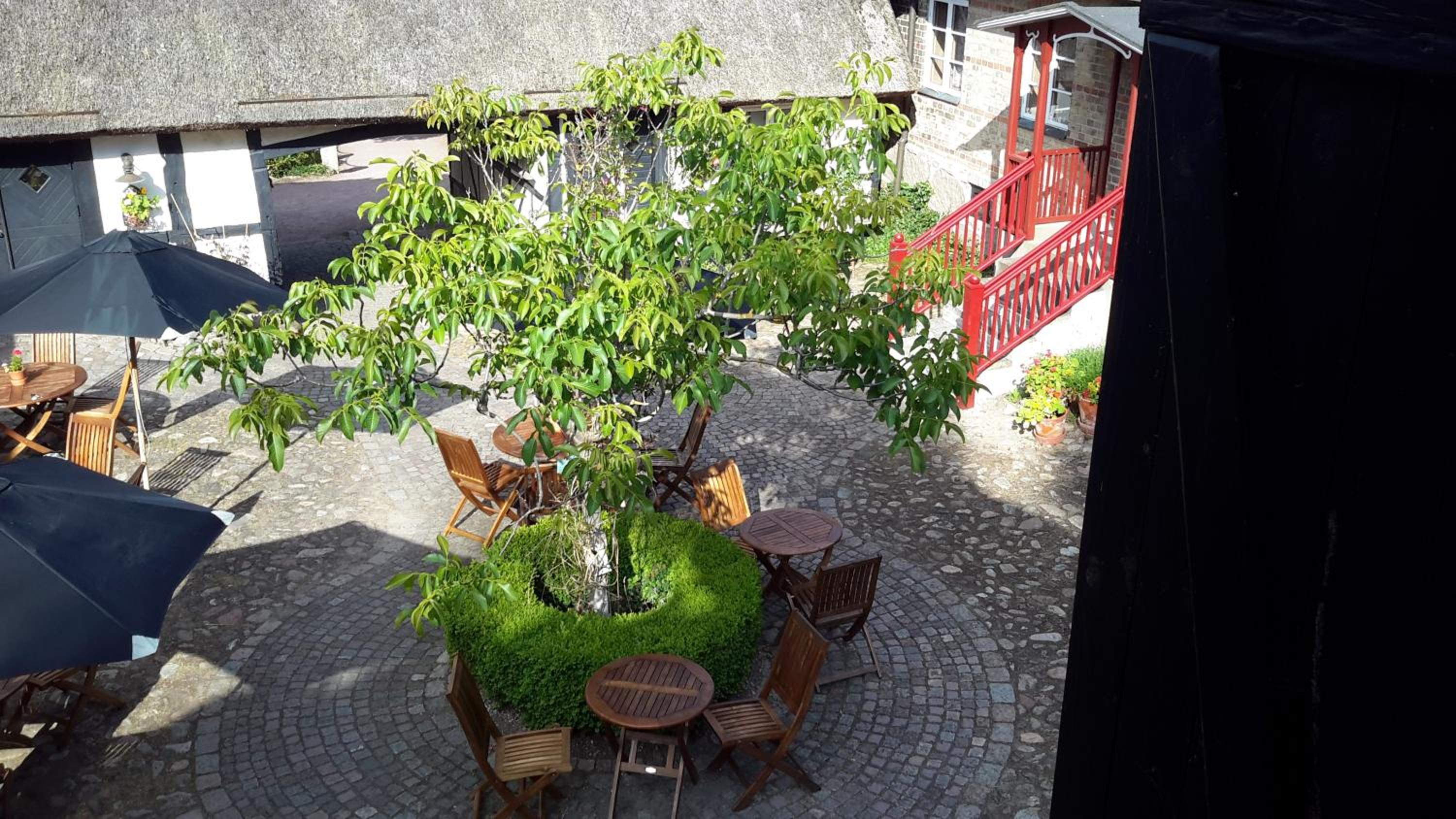 Deluxe Double Room with Balcony photo 3