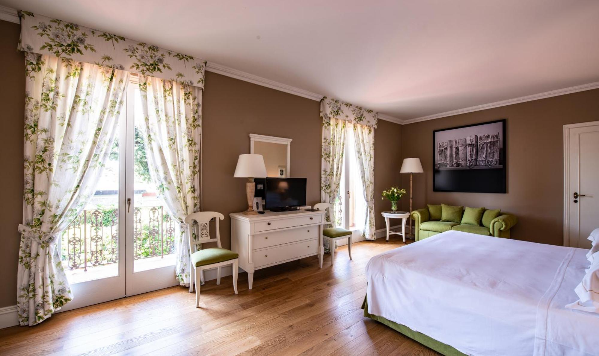 Junior Suite with Garden View - Photo 2