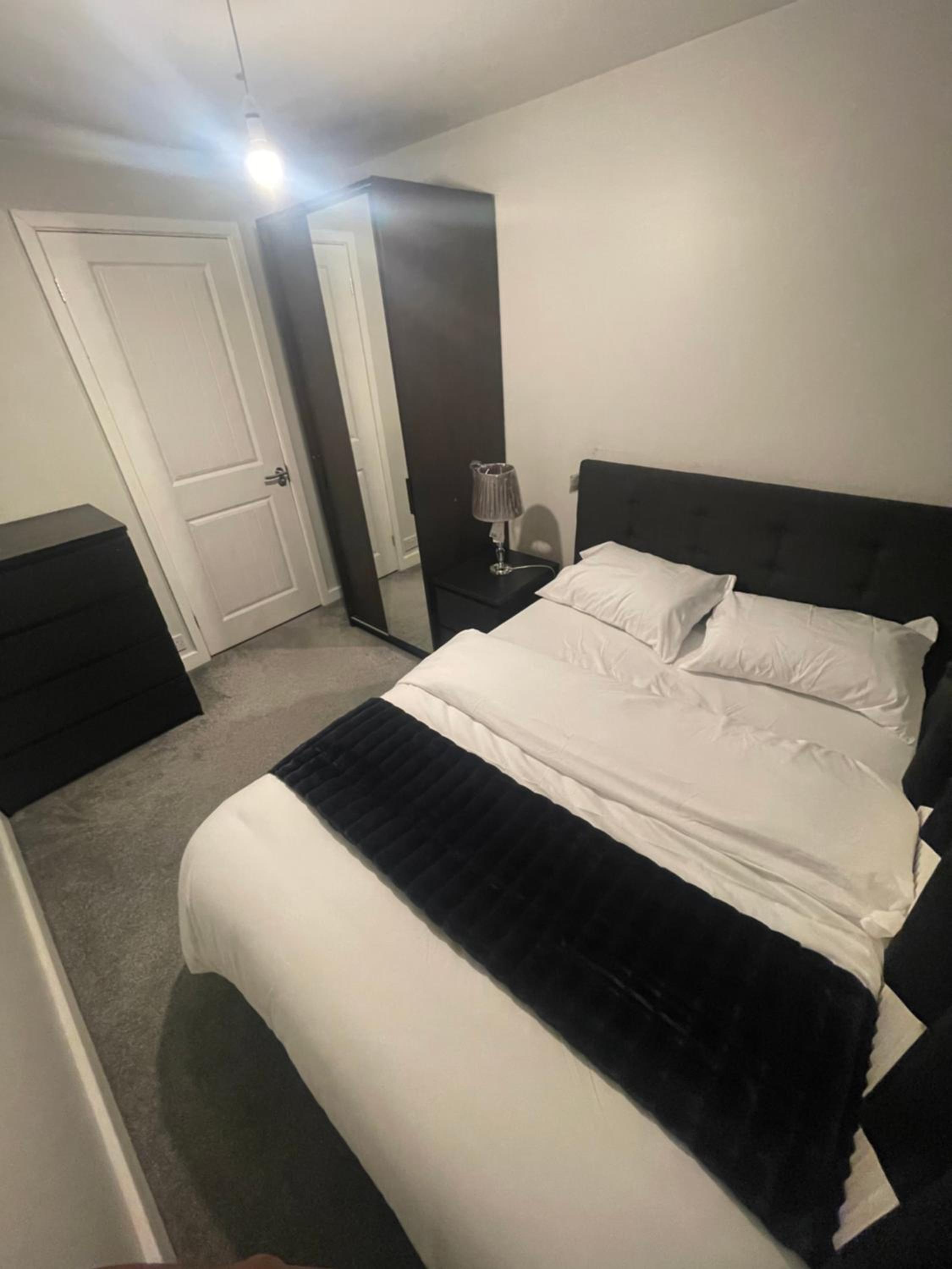Double Room with Shared Bathroom photo 1