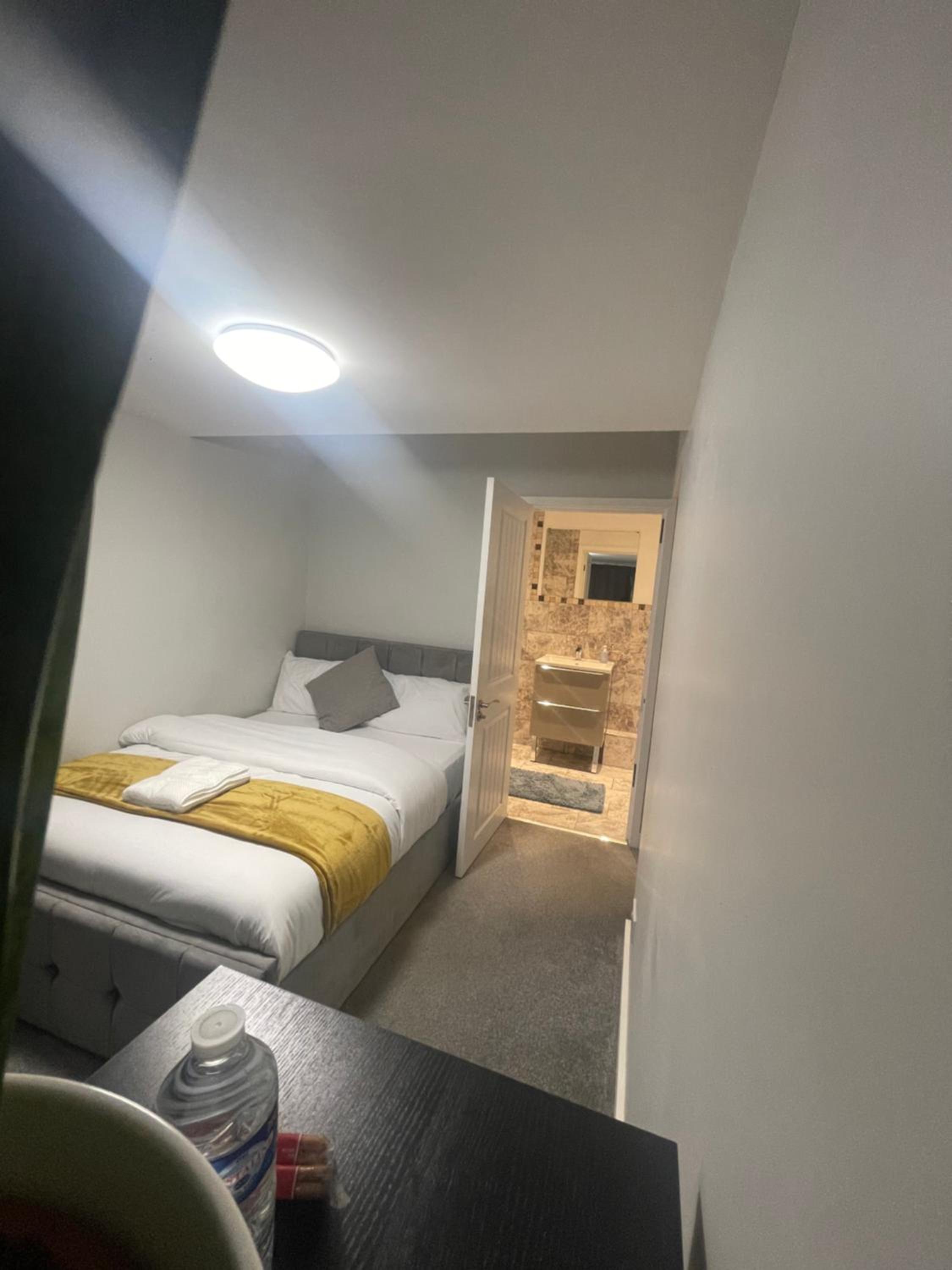 Double Room with Private Bathroom photo 2