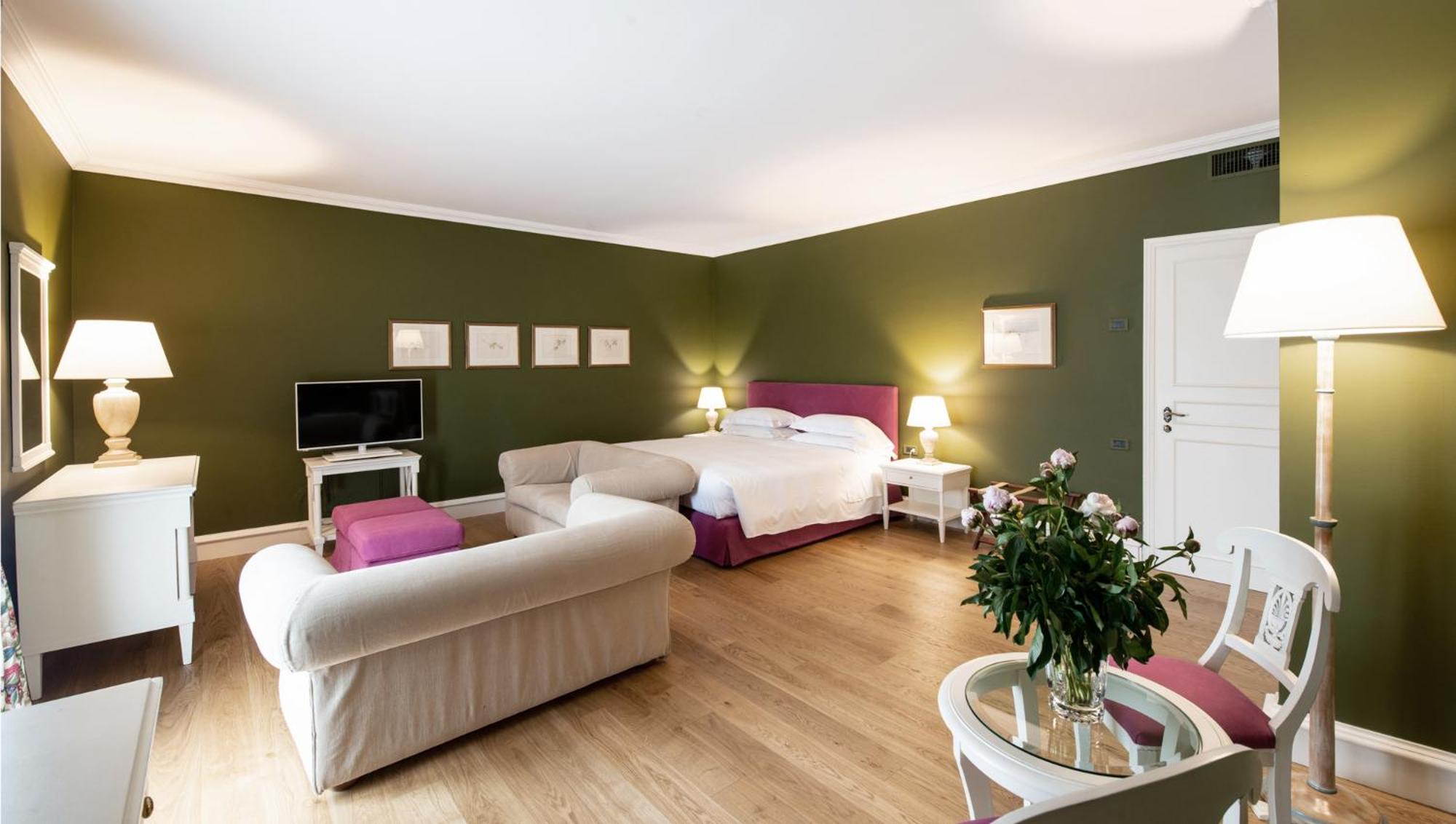 Junior Suite with Balcony photo 3