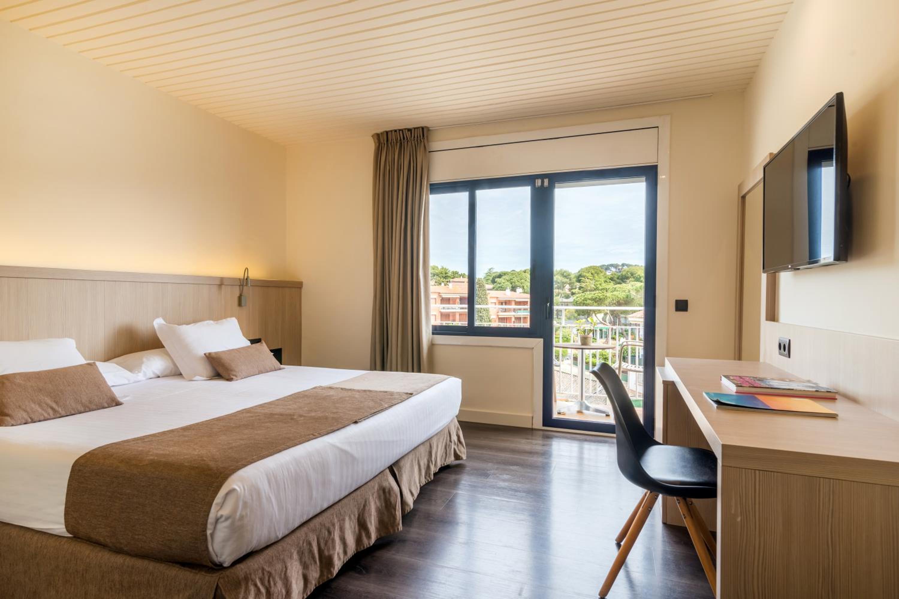 Habitación Doble o Twin Estándar con Balcón