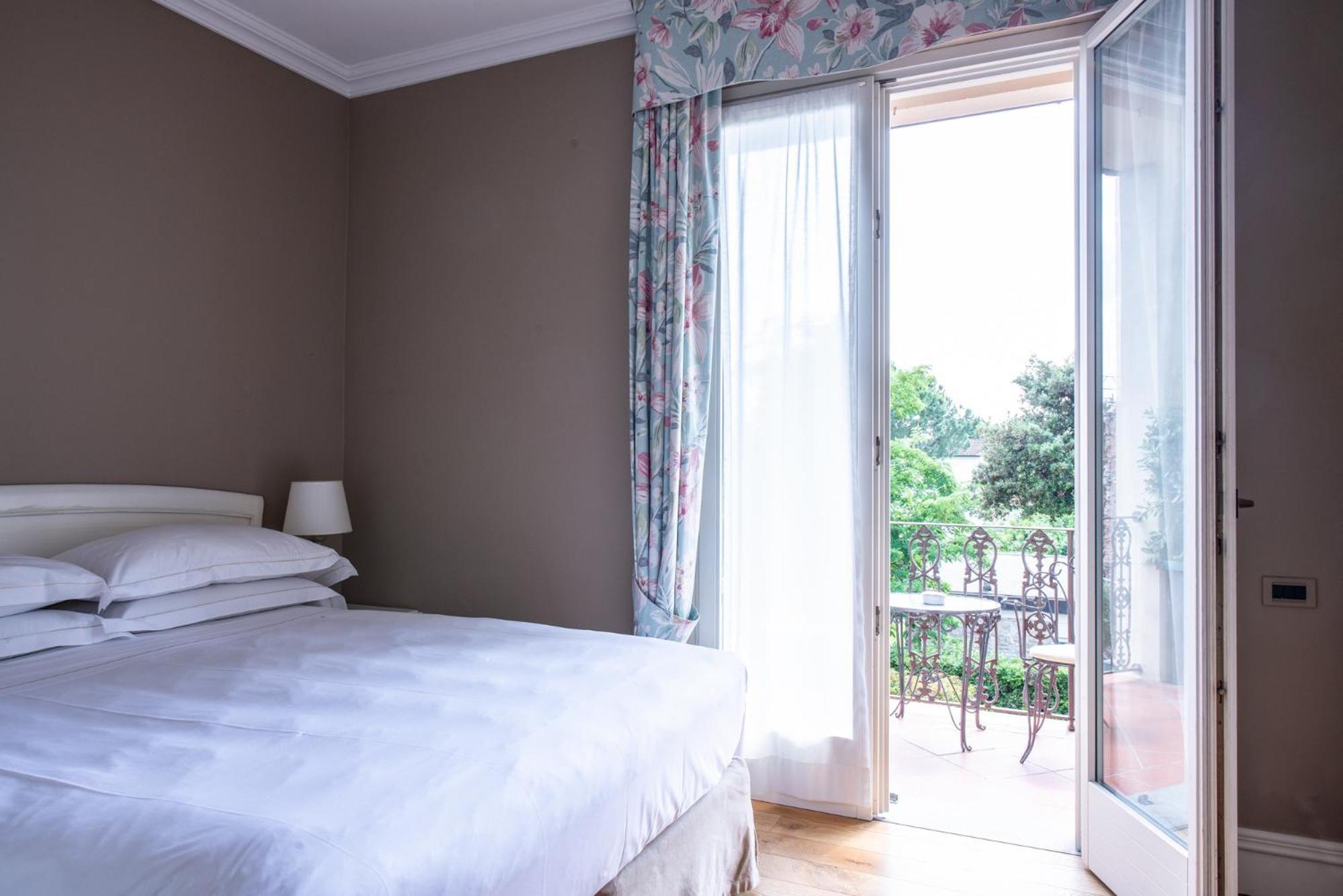 Double Room with Balcony - Photo 1