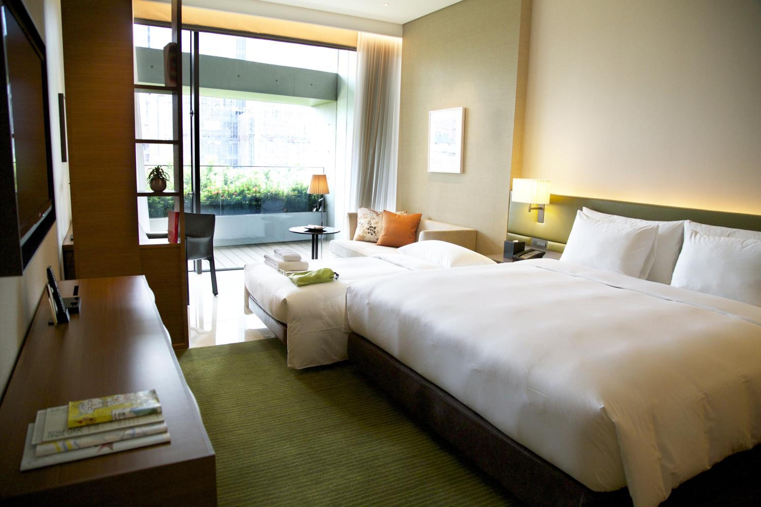 Deluxe King Room With Extra Bed