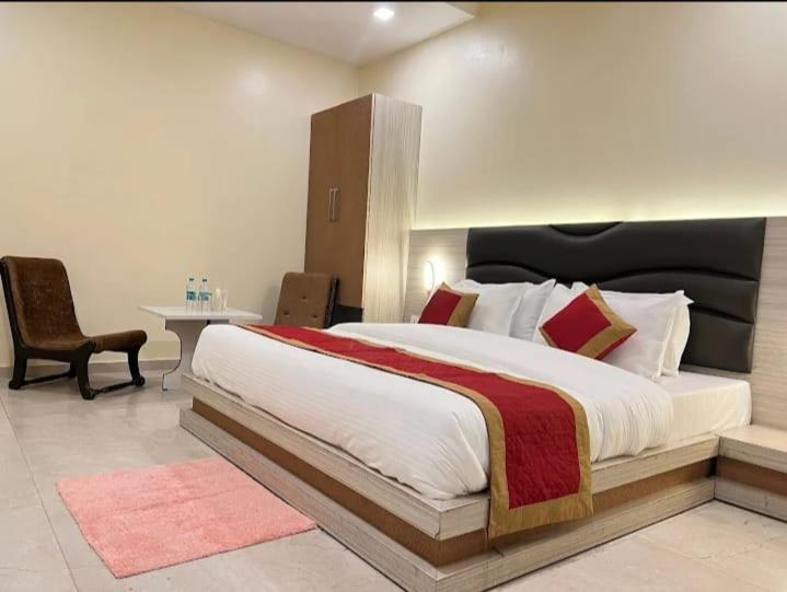 Budget Double Room photo 3