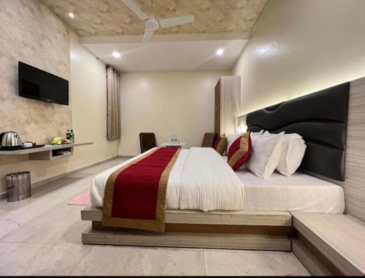 Budget Double Room photo 2