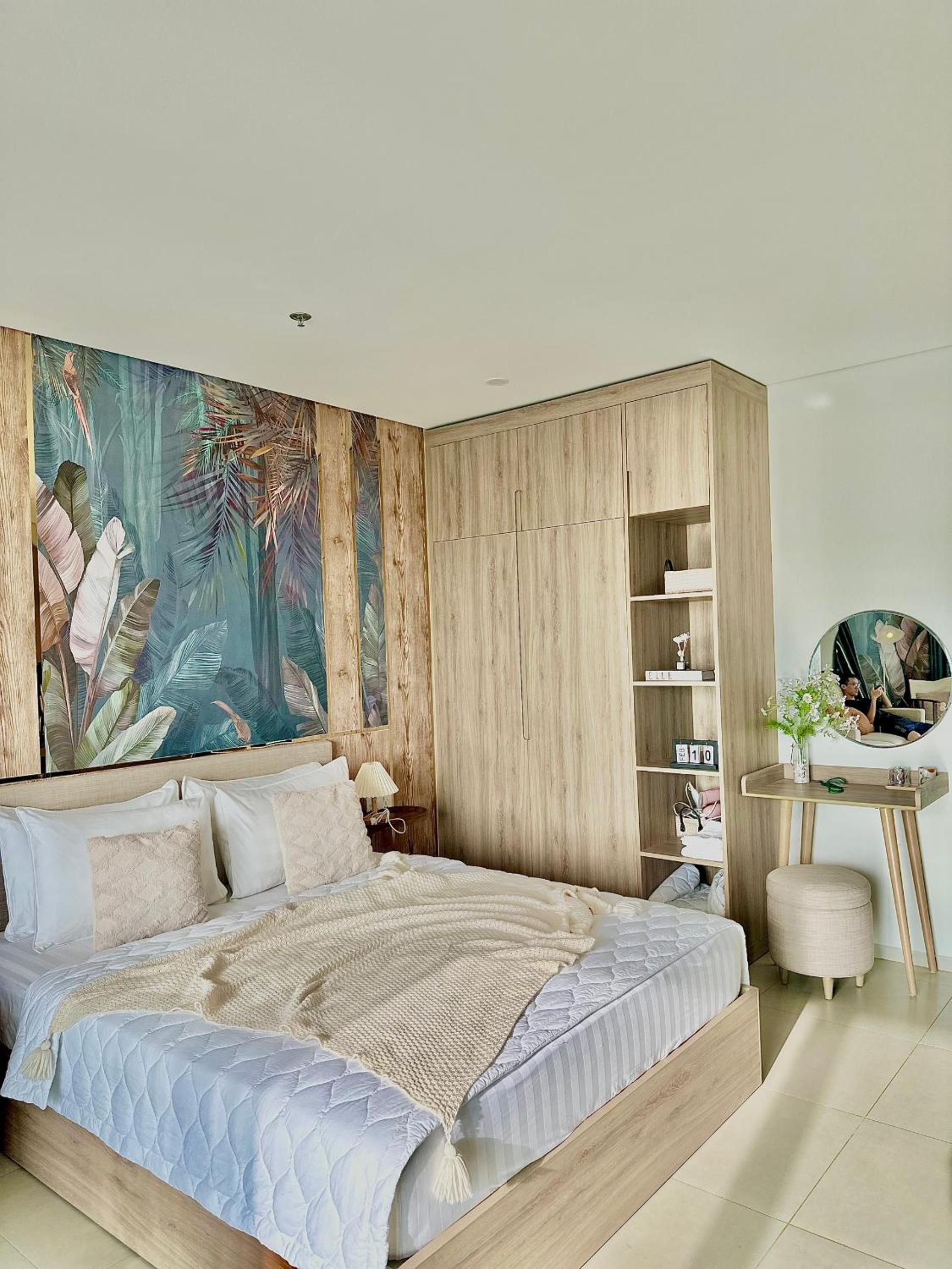One-Bedroom Apartment with Balcony - Photo 34