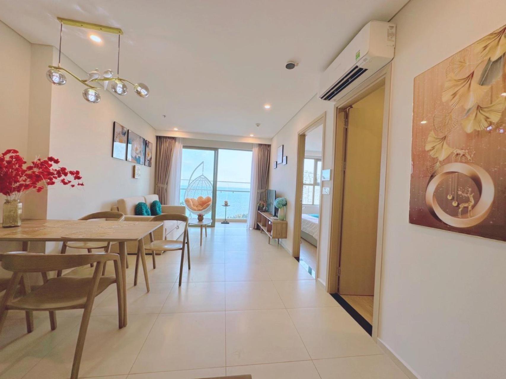 Three-Bedroom Apartment with Sea View - Photo 19